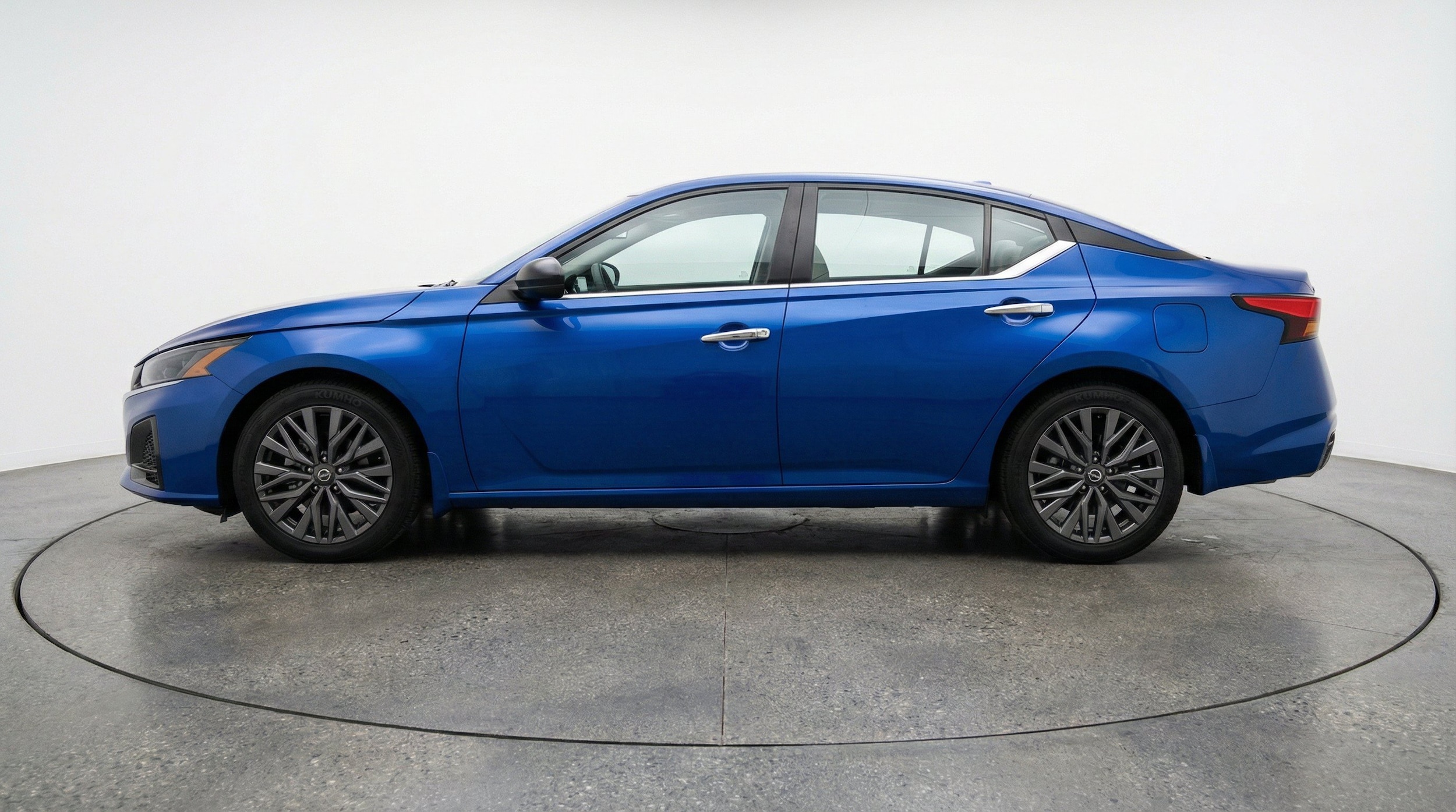 Thumbnail: 2025 Nissan Altima - 5