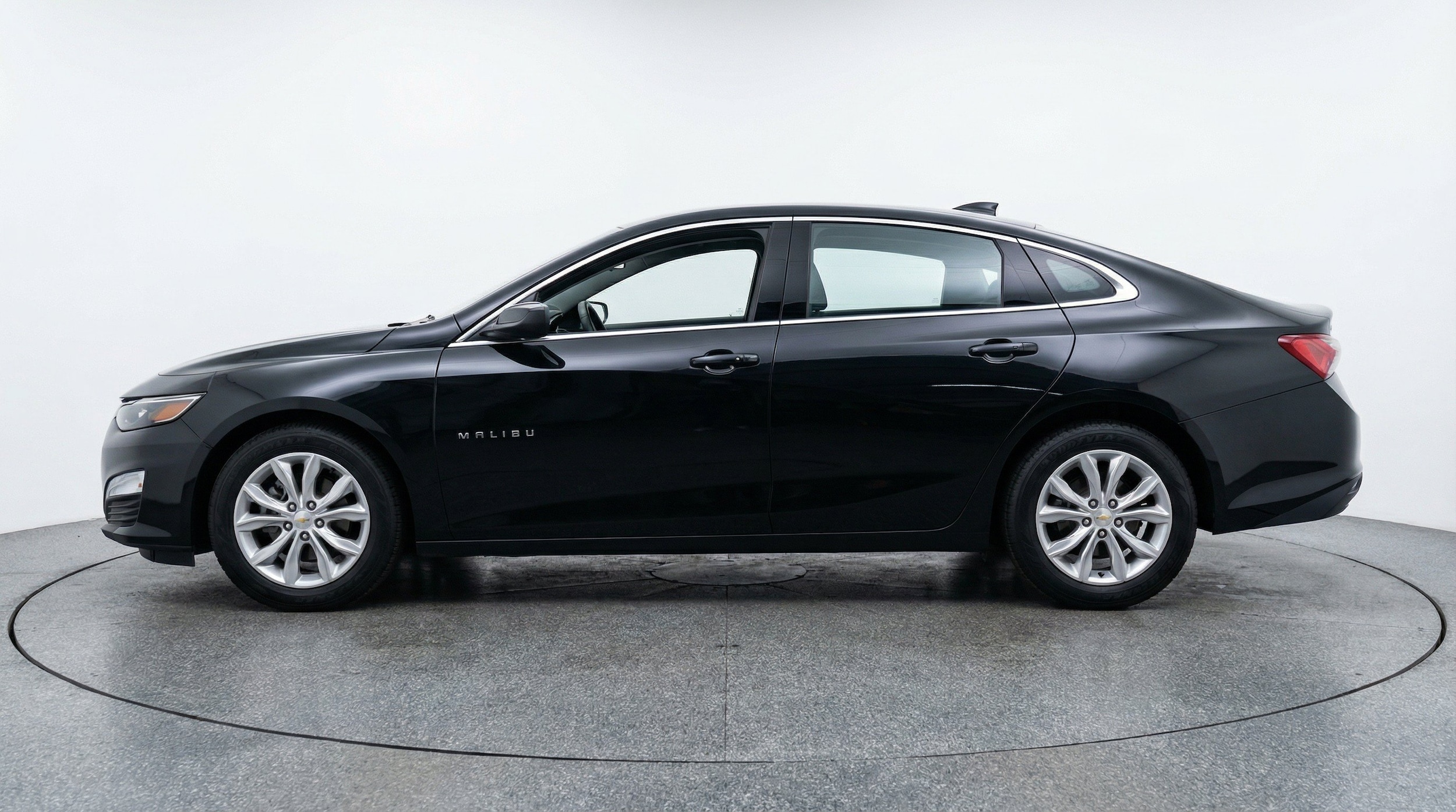 Thumbnail: 2024 Chevrolet Malibu - 5