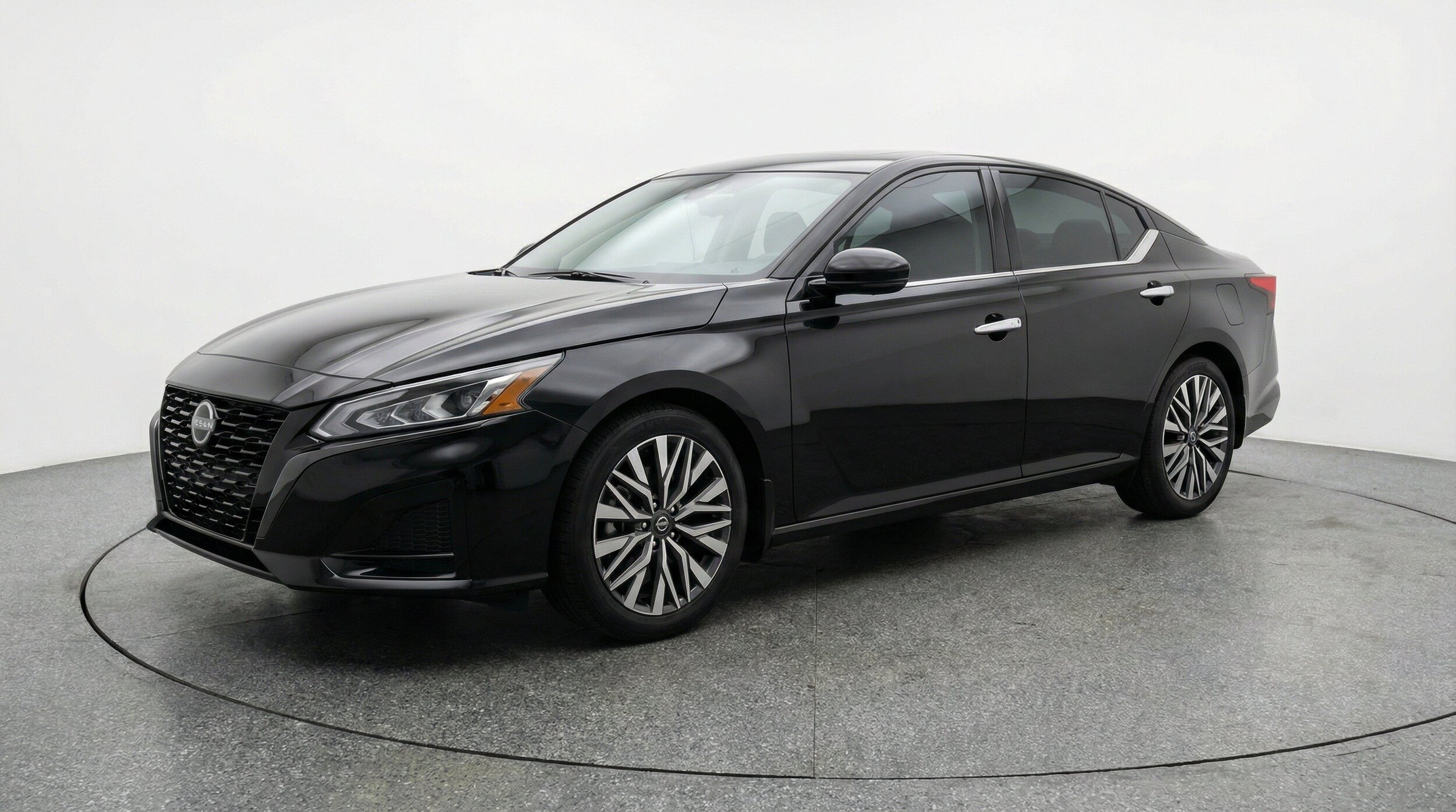 Thumbnail: 2025 Nissan Altima - 3