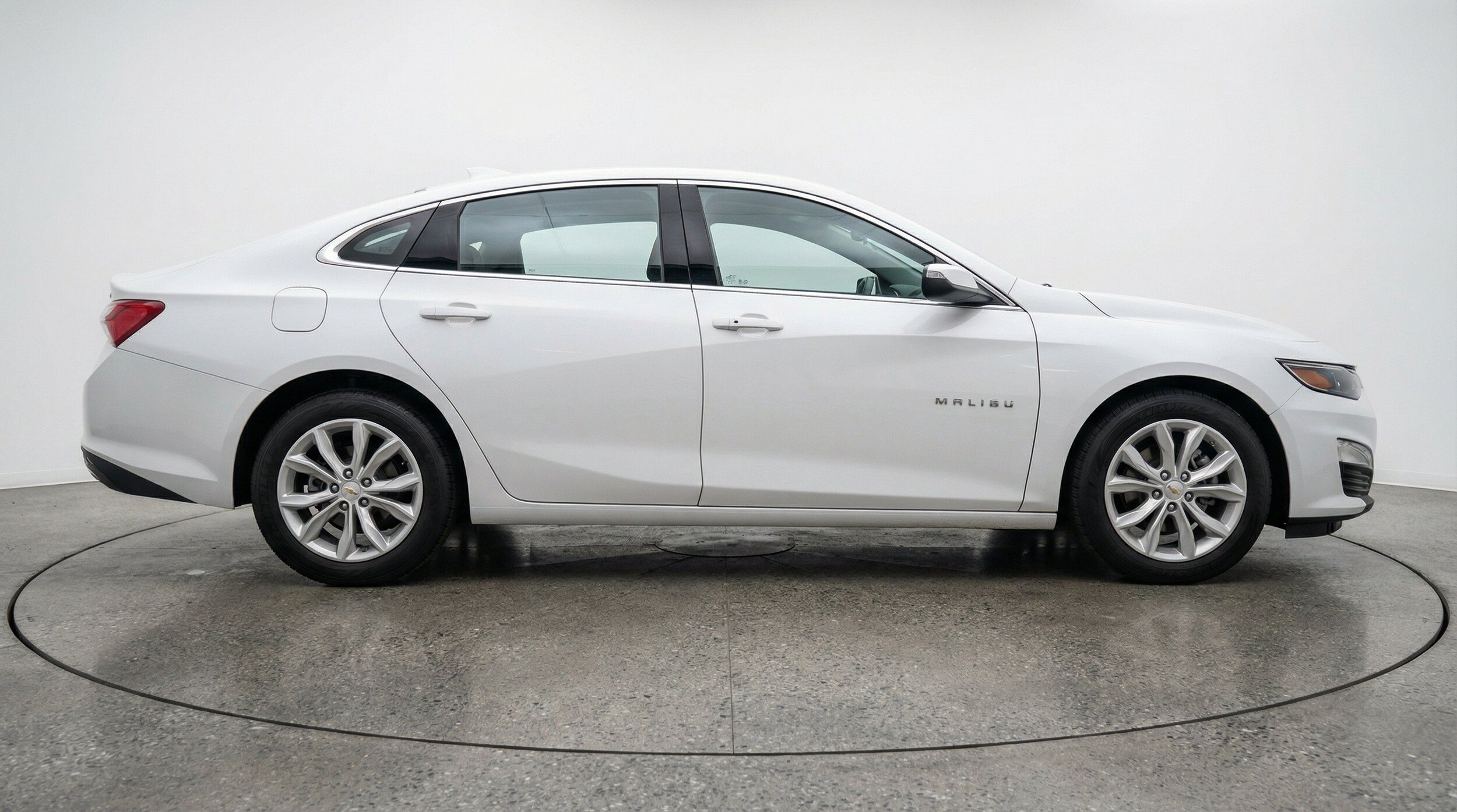 Thumbnail: 2024 Chevrolet Malibu - 11