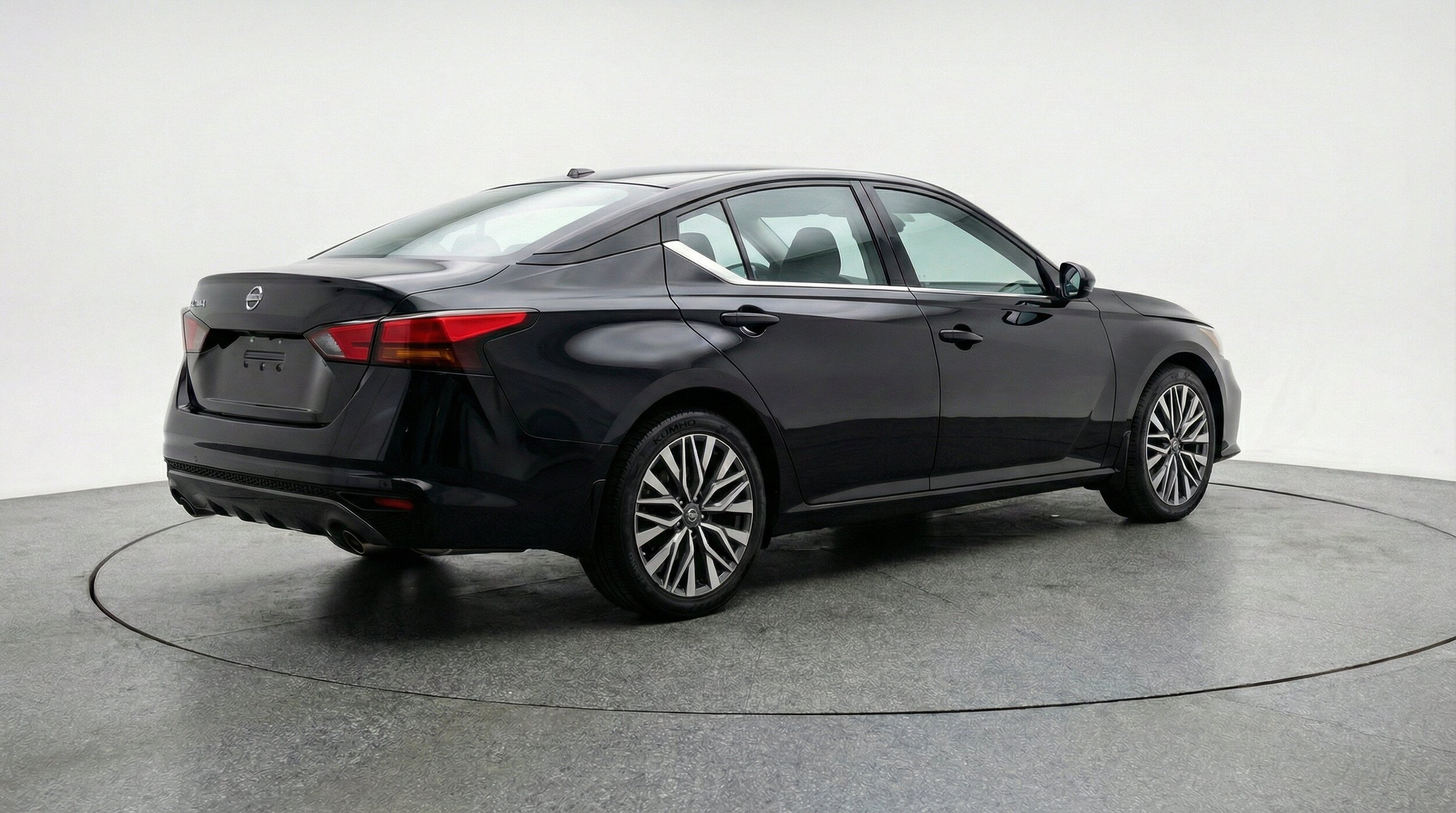 Thumbnail: 2025 Nissan Altima - 9