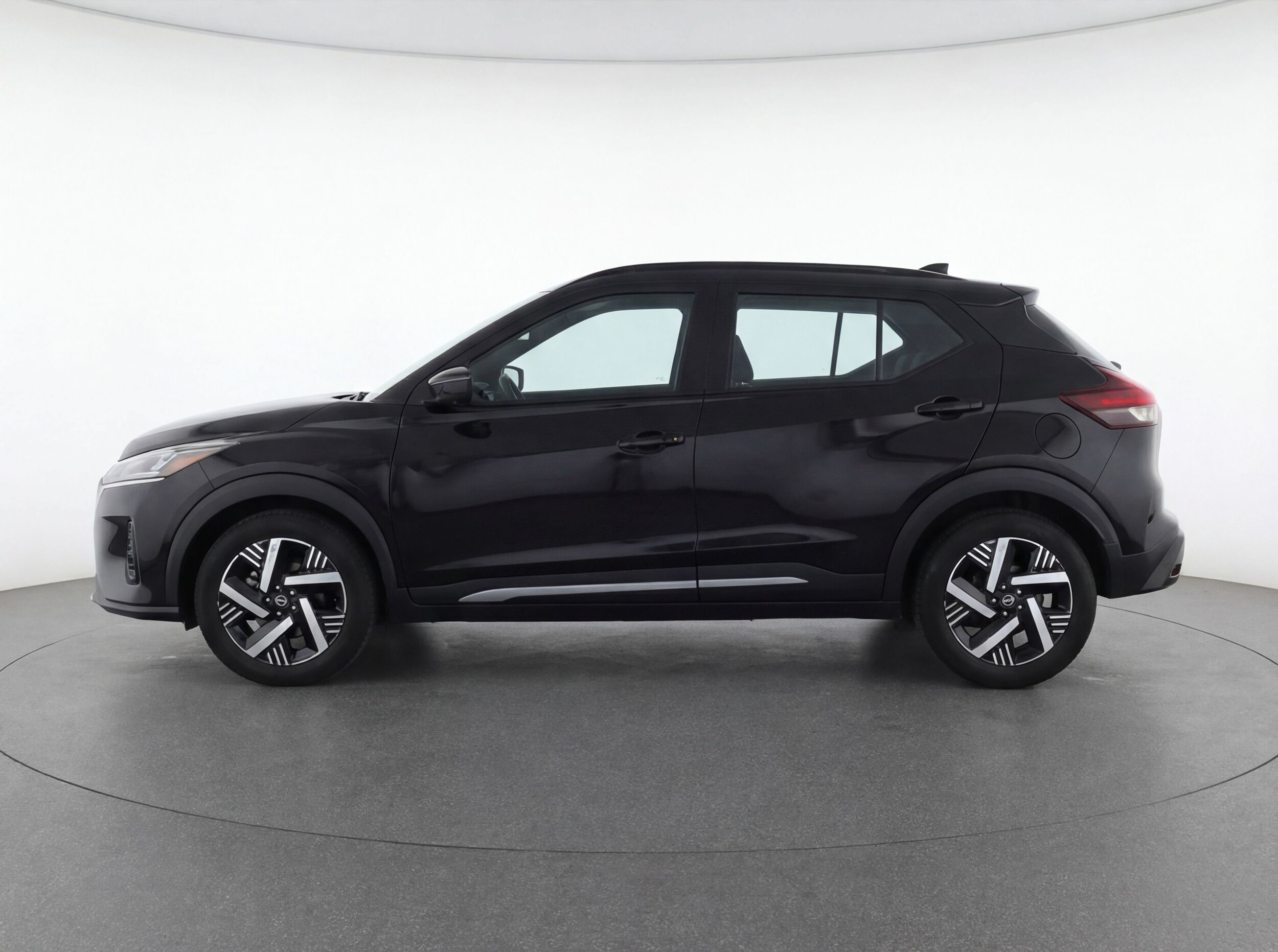 Thumbnail: 2025 Nissan Kicks - 5