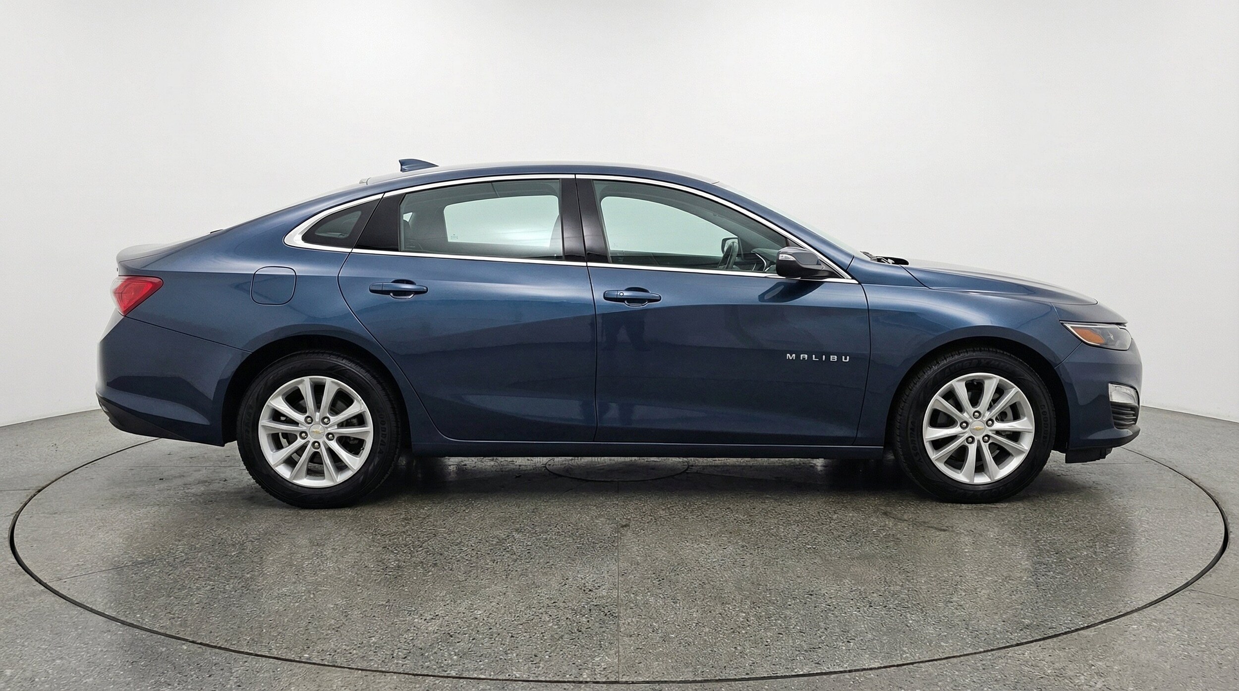 Thumbnail: 2024 Chevrolet Malibu - 11