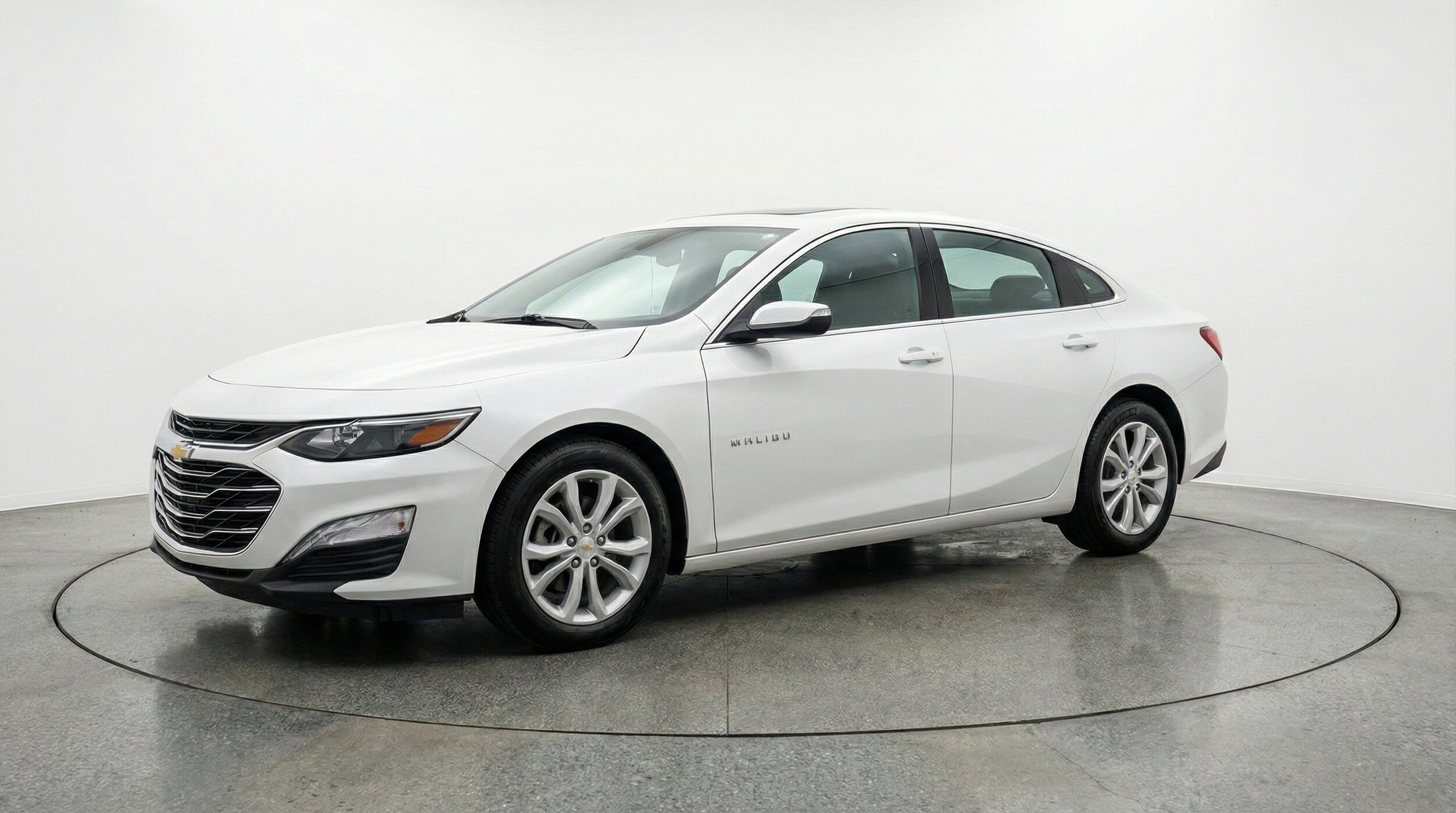Thumbnail: 2024 Chevrolet Malibu - 3