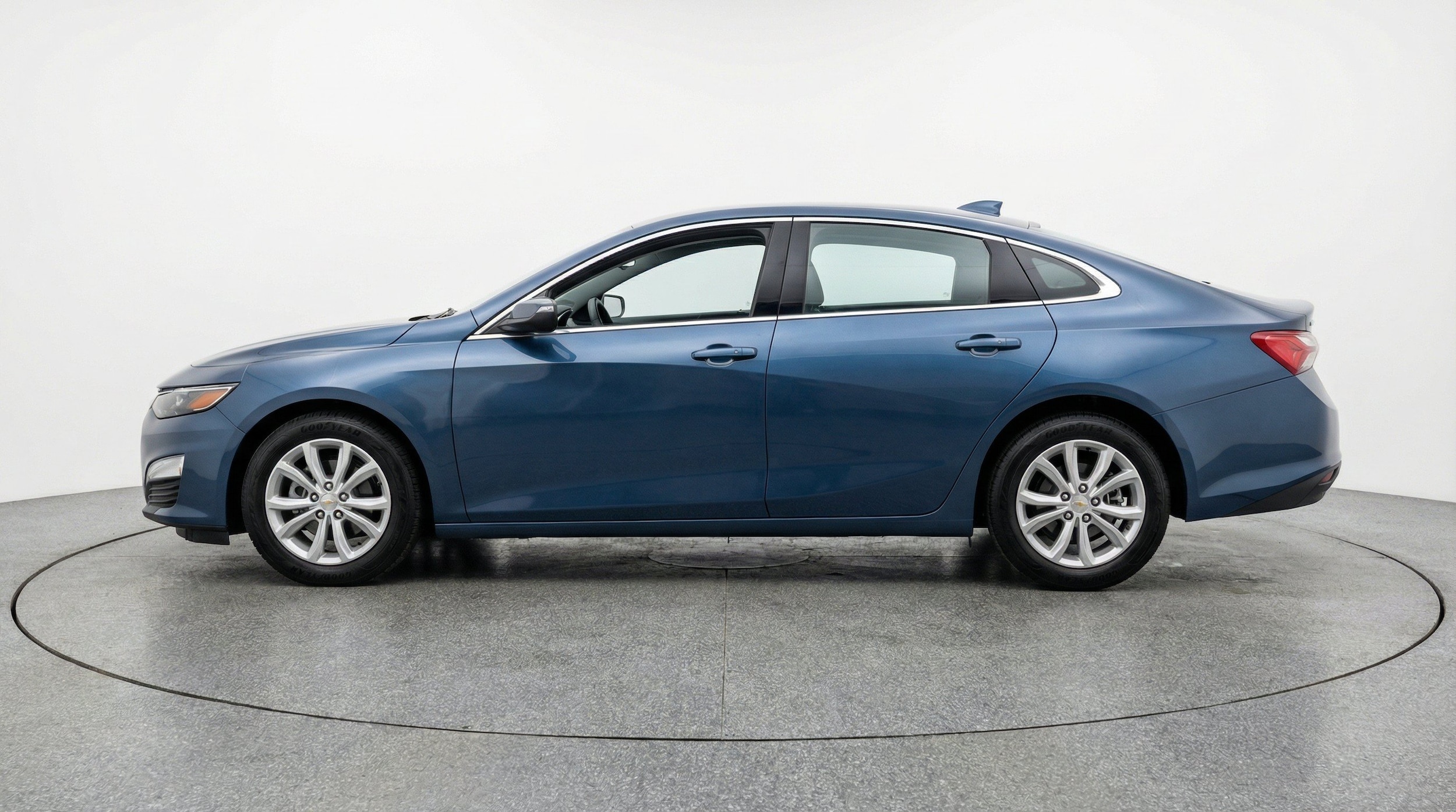 Thumbnail: 2024 Chevrolet Malibu - 5