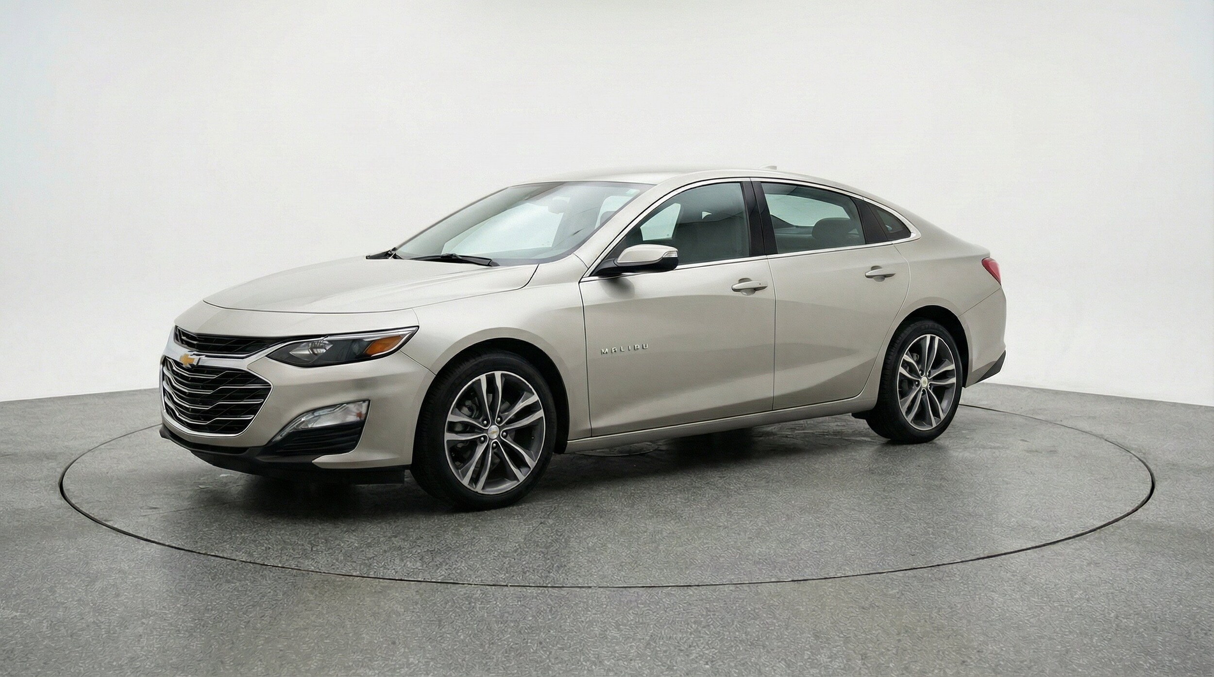 Thumbnail: 2024 Chevrolet Malibu - 3