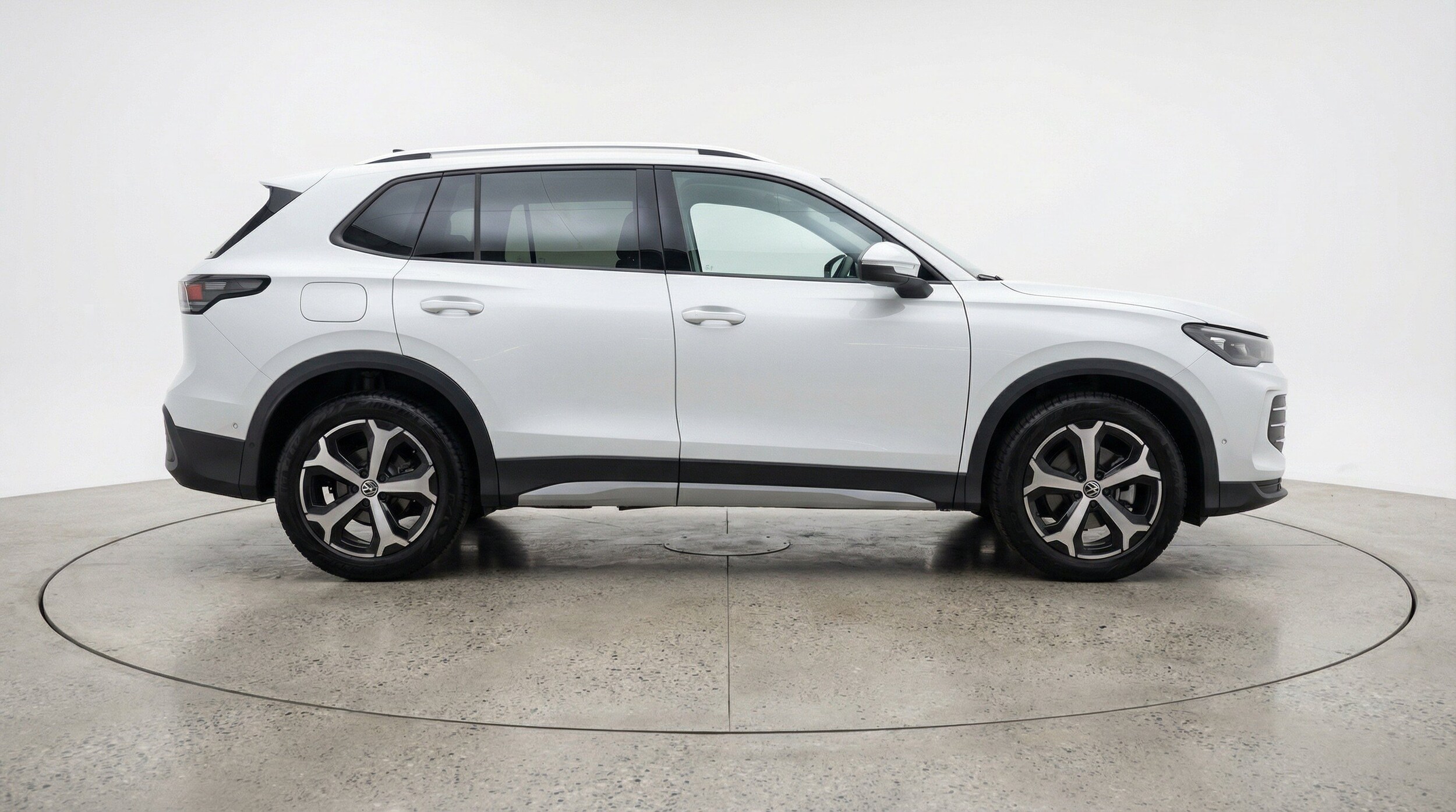 Thumbnail: 2026 Volkswagen Tiguan - 11