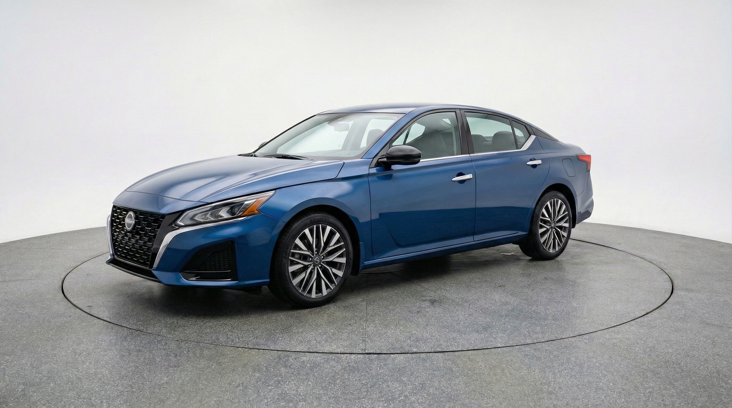 Thumbnail: 2025 Nissan Altima - 3