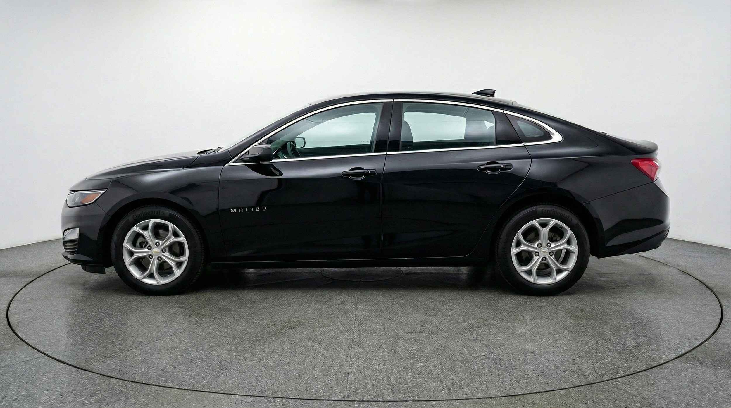 Thumbnail: 2024 Chevrolet Malibu - 5
