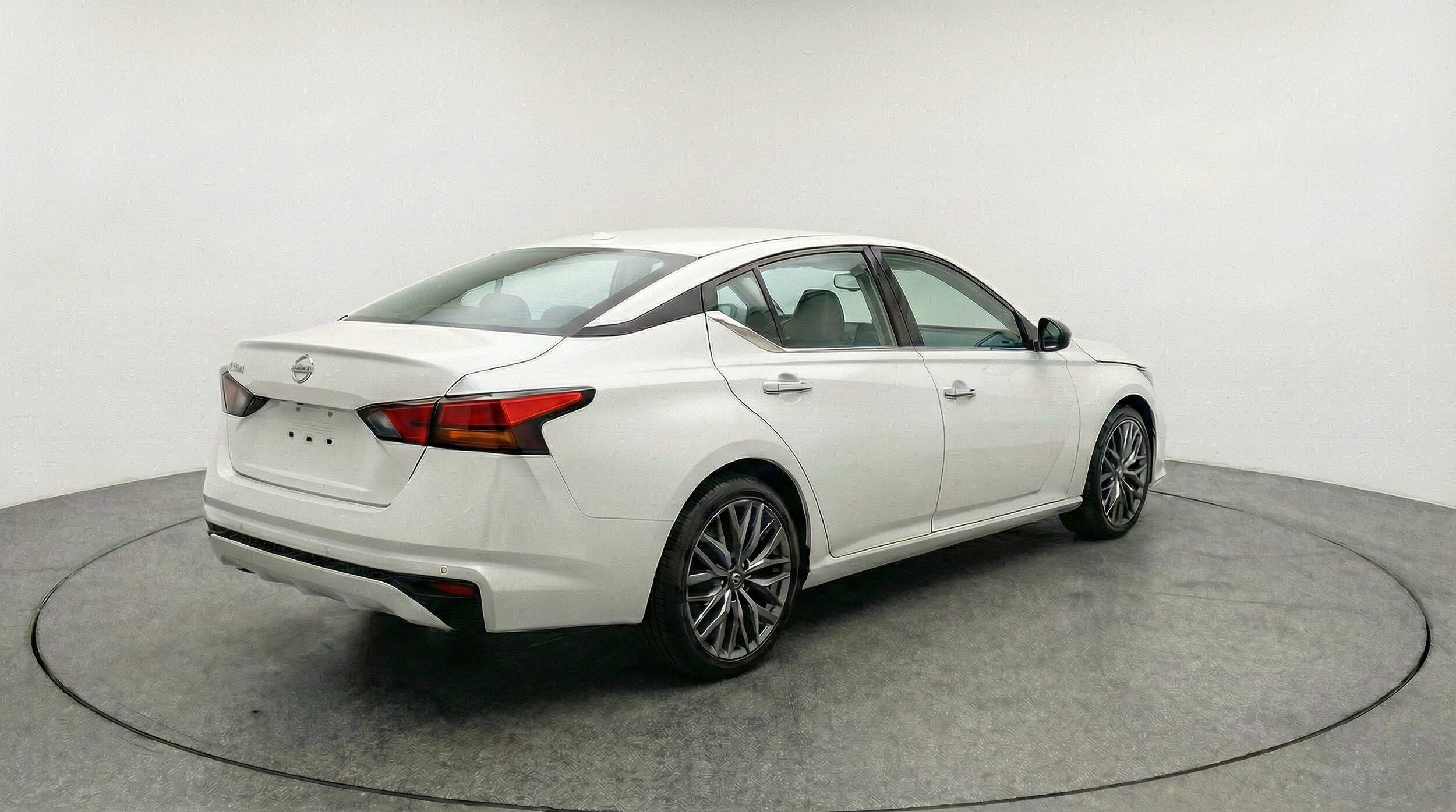 Thumbnail: 2025 Nissan Altima - 9