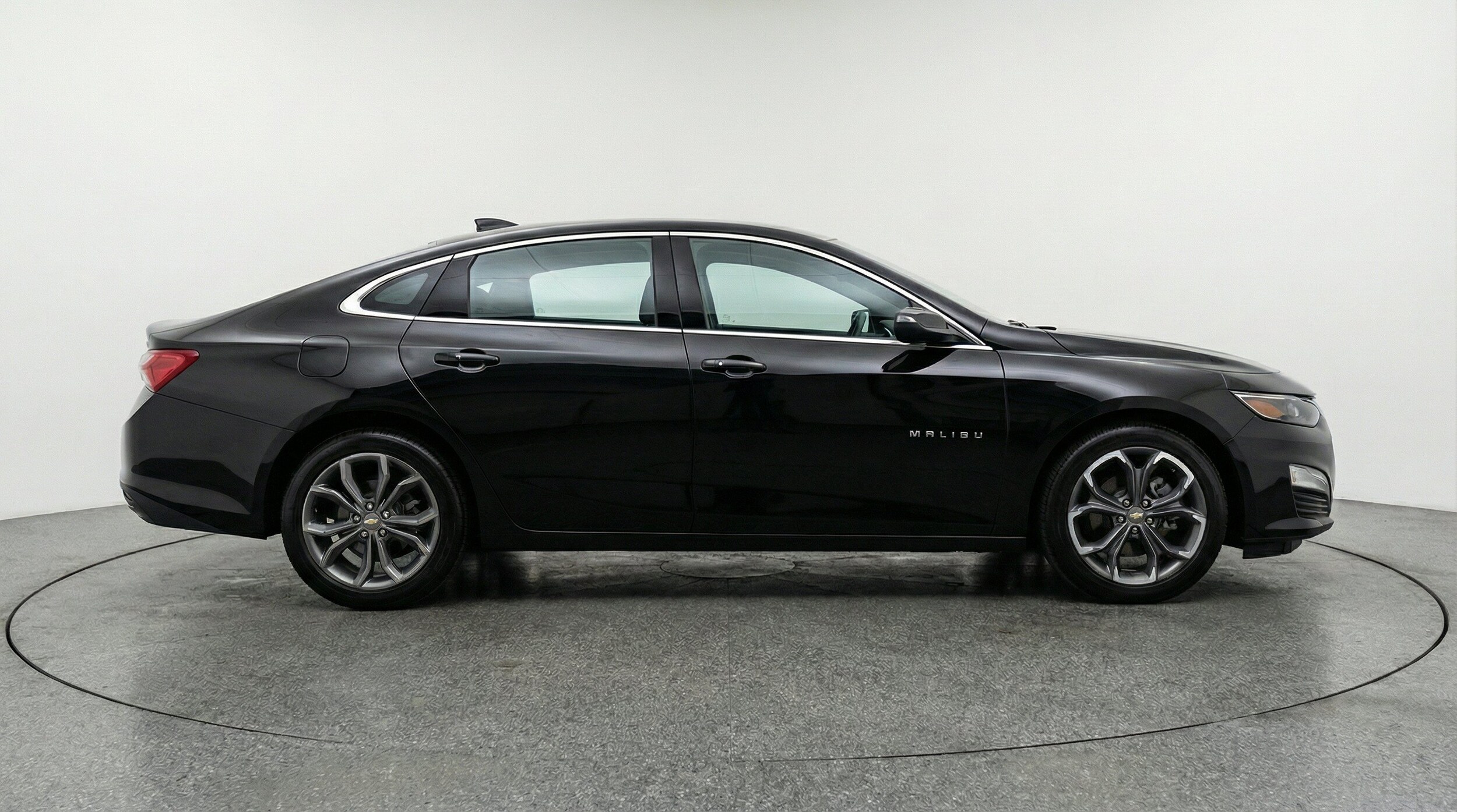 Thumbnail: 2024 Chevrolet Malibu - 11
