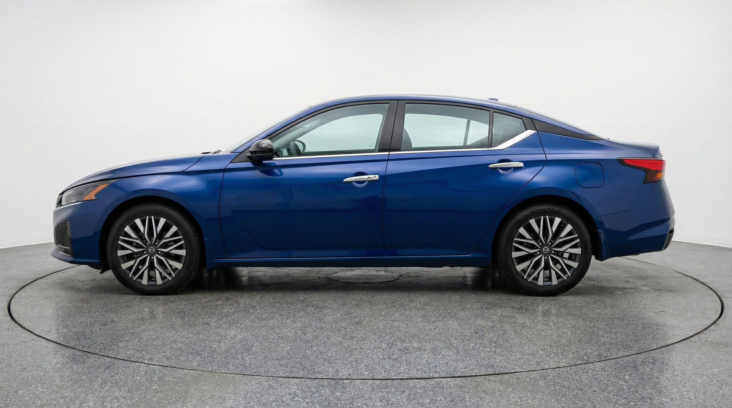 Thumbnail: 2025 Nissan Altima - 5