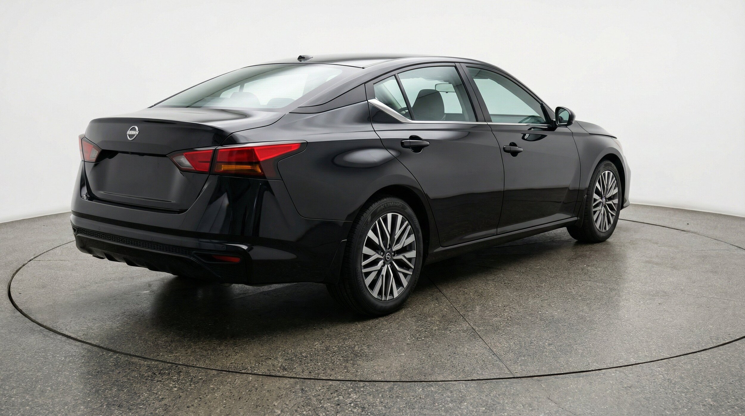 Thumbnail: 2025 Nissan Altima - 9