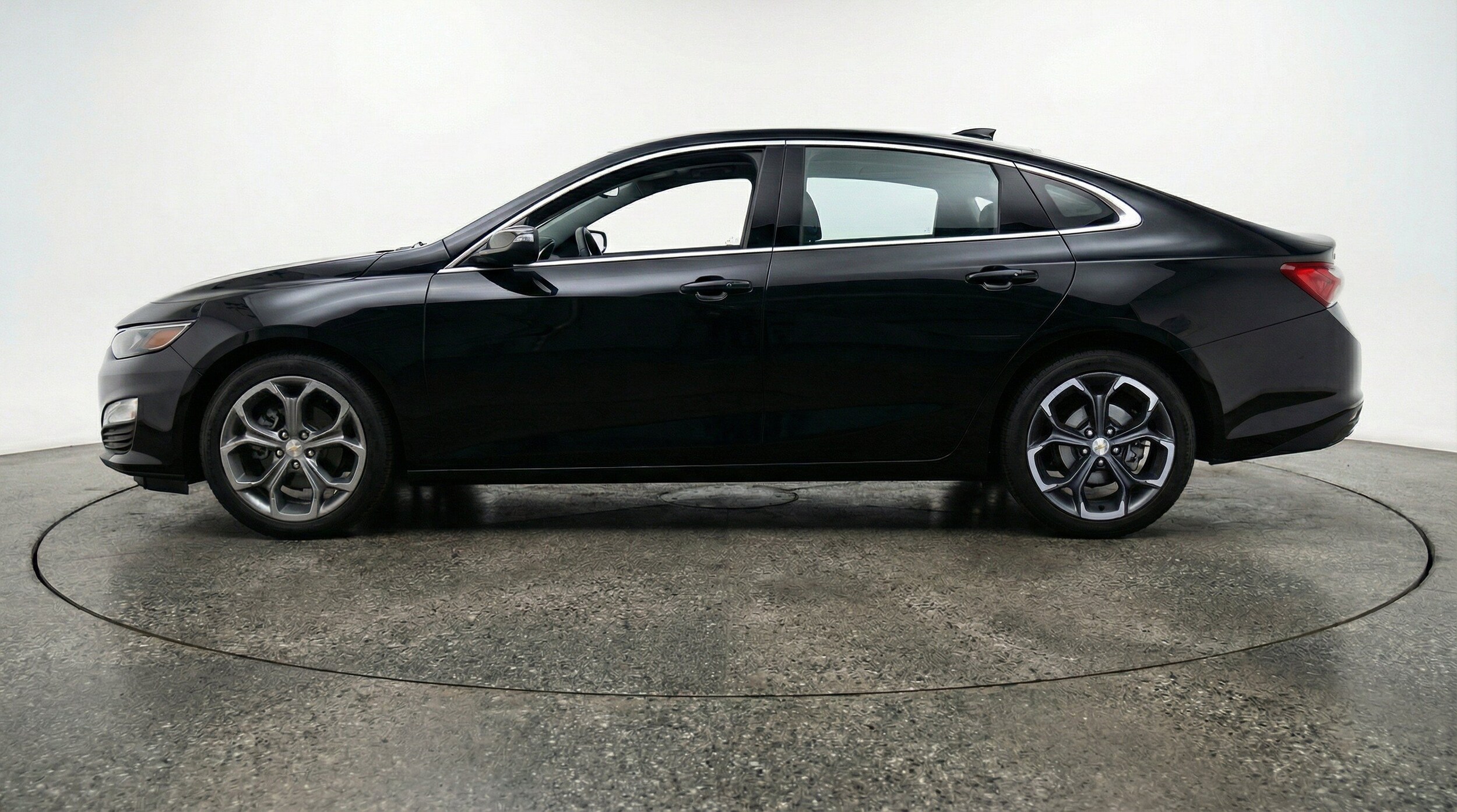 Thumbnail: 2024 Chevrolet Malibu - 5