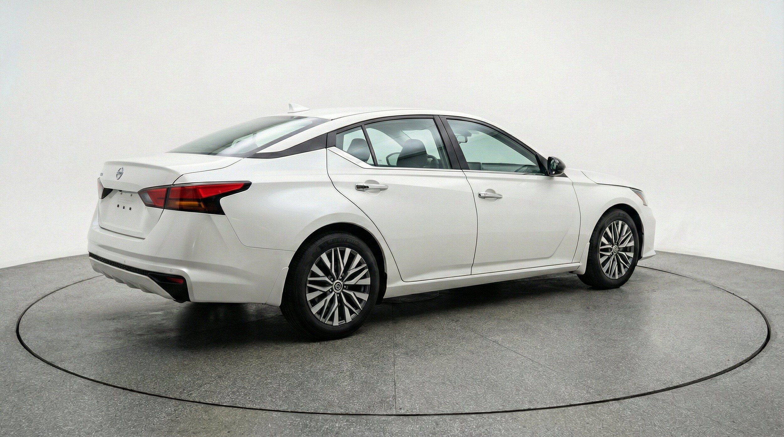Thumbnail: 2025 Nissan Altima - 9
