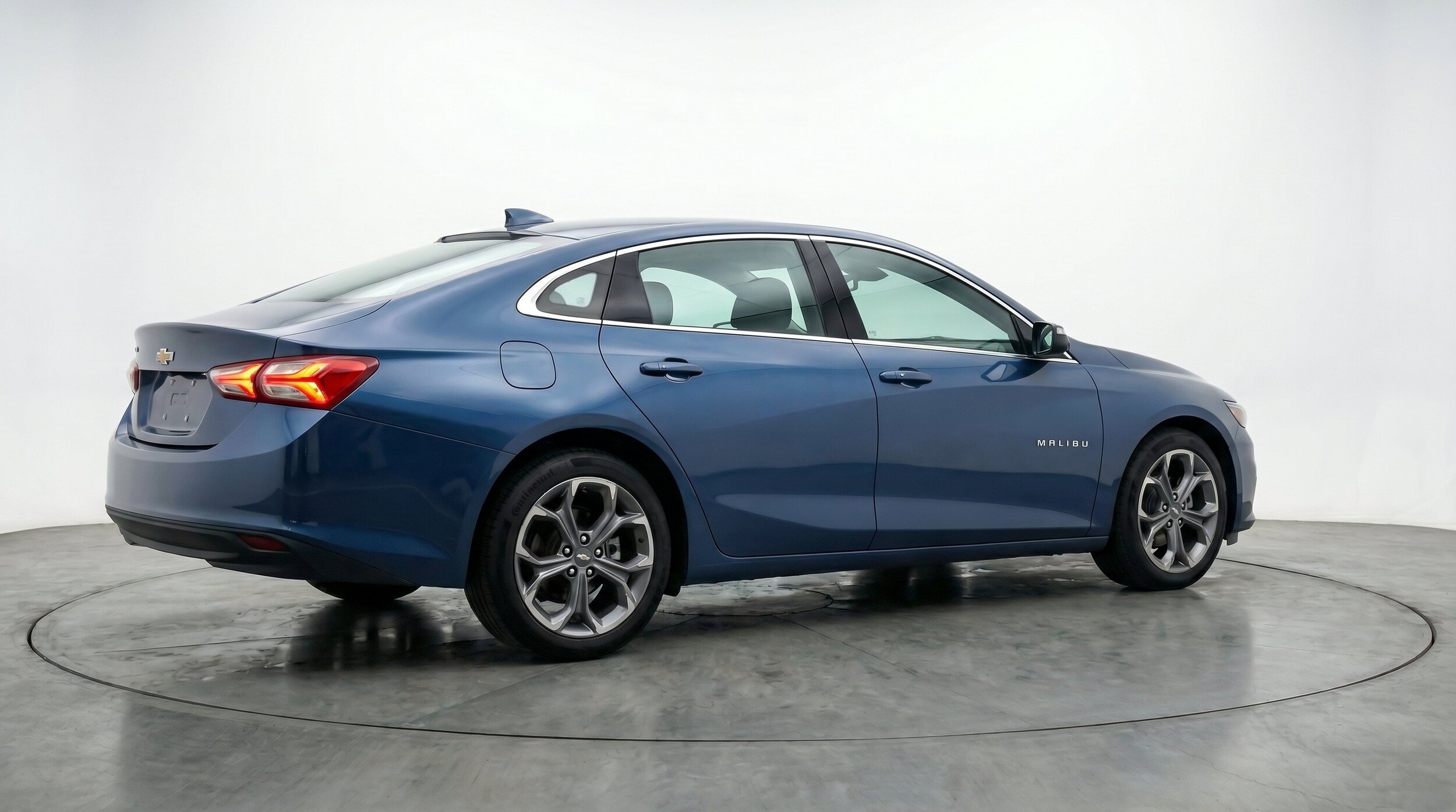 Thumbnail: 2024 Chevrolet Malibu - 9
