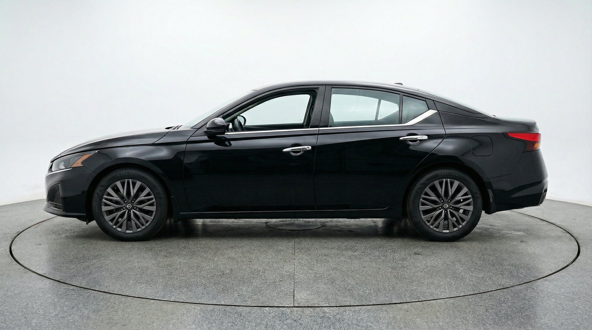 Thumbnail: 2025 Nissan Altima - 5