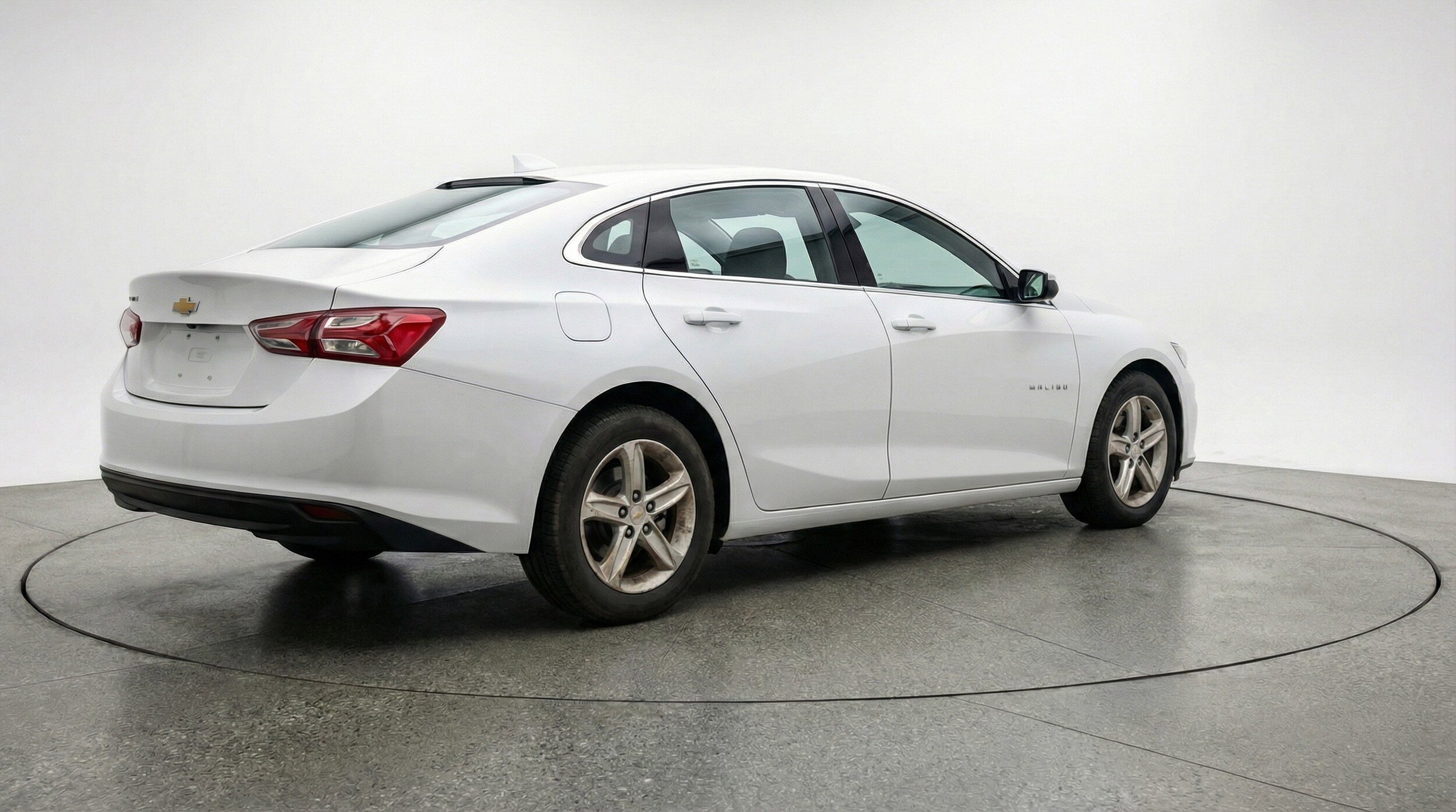 Thumbnail: 2024 Chevrolet Malibu - 9
