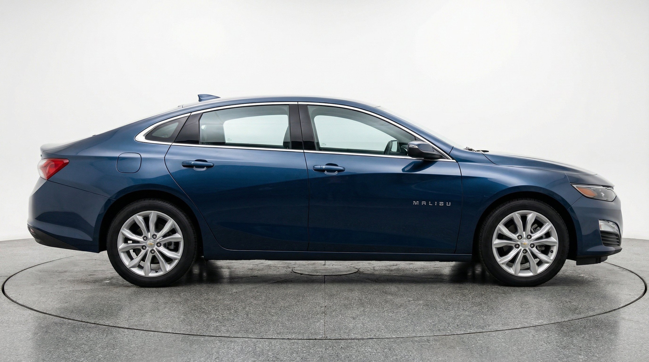 Thumbnail: 2024 Chevrolet Malibu - 11
