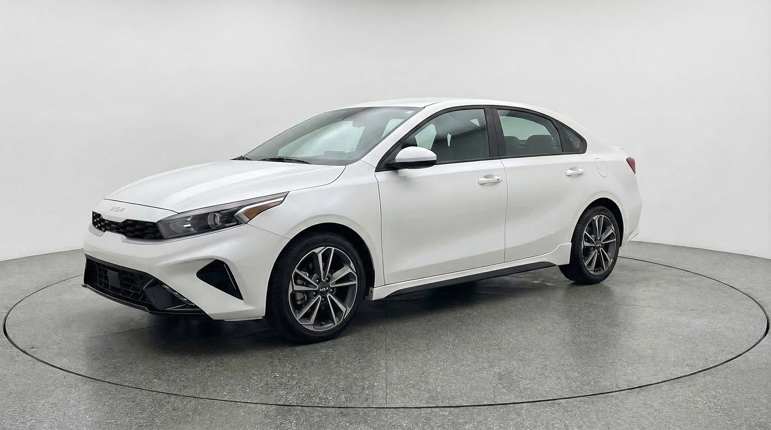 Thumbnail: 2024 Kia Forte - 3