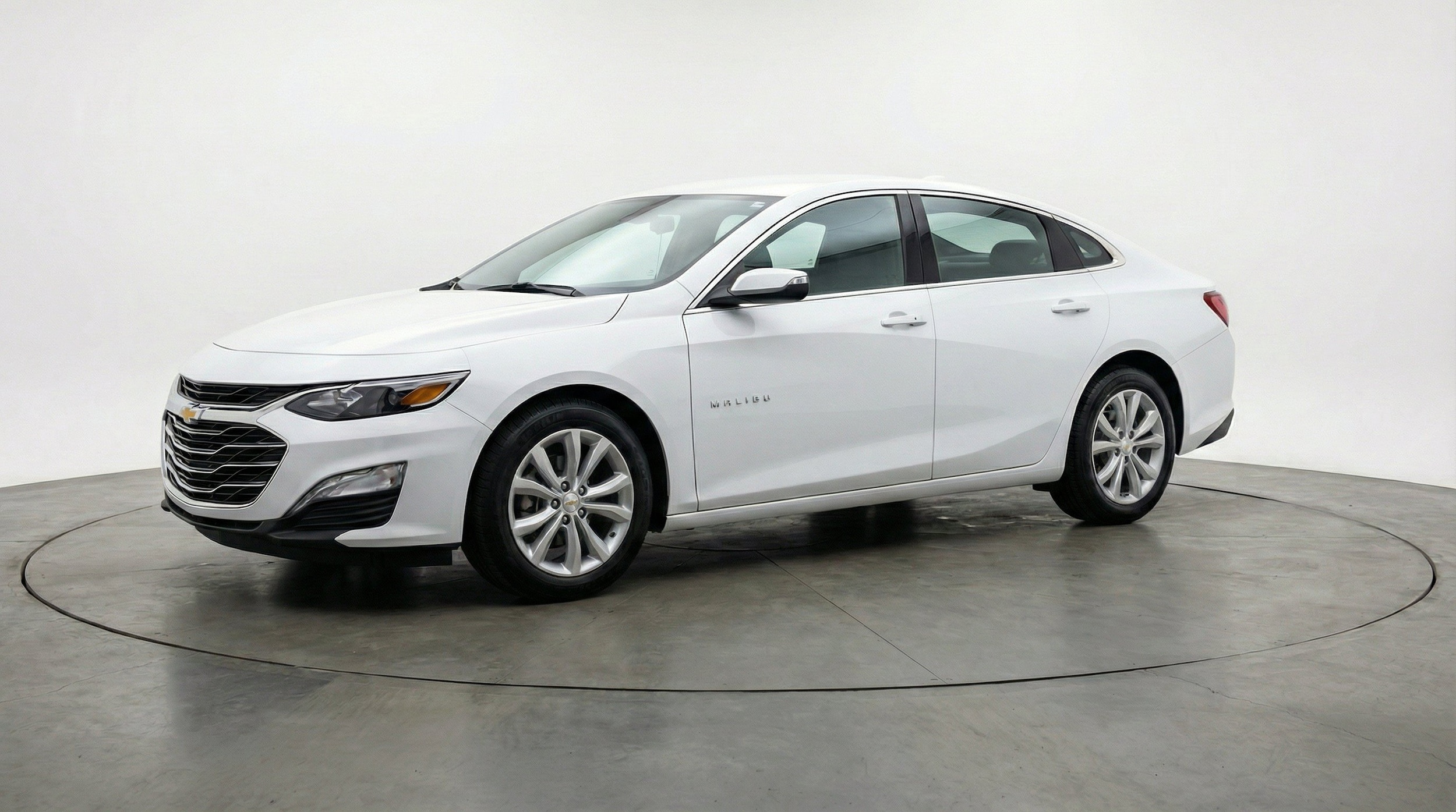 Thumbnail: 2024 Chevrolet Malibu - 3
