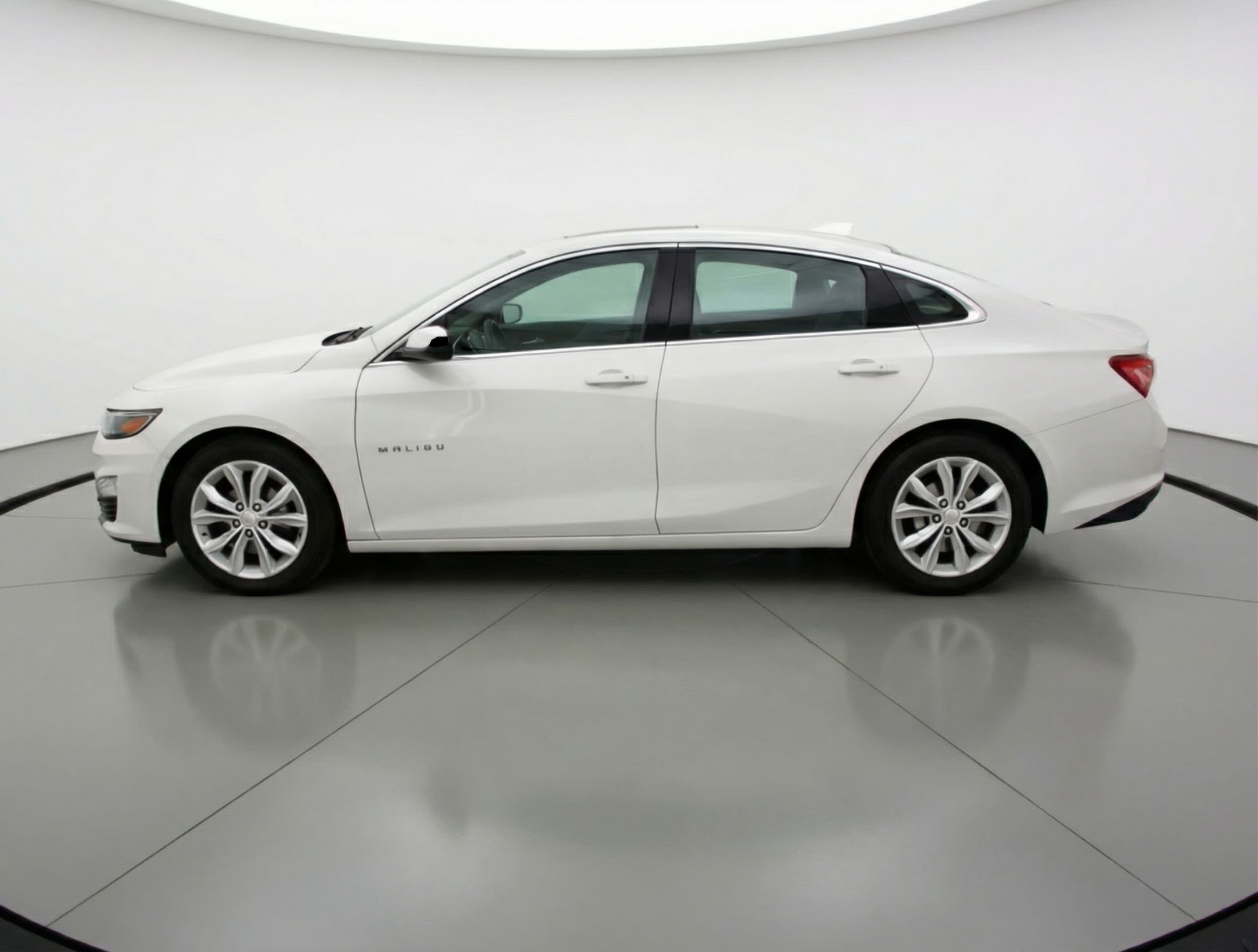 Thumbnail: 2024 Chevrolet Malibu - 4