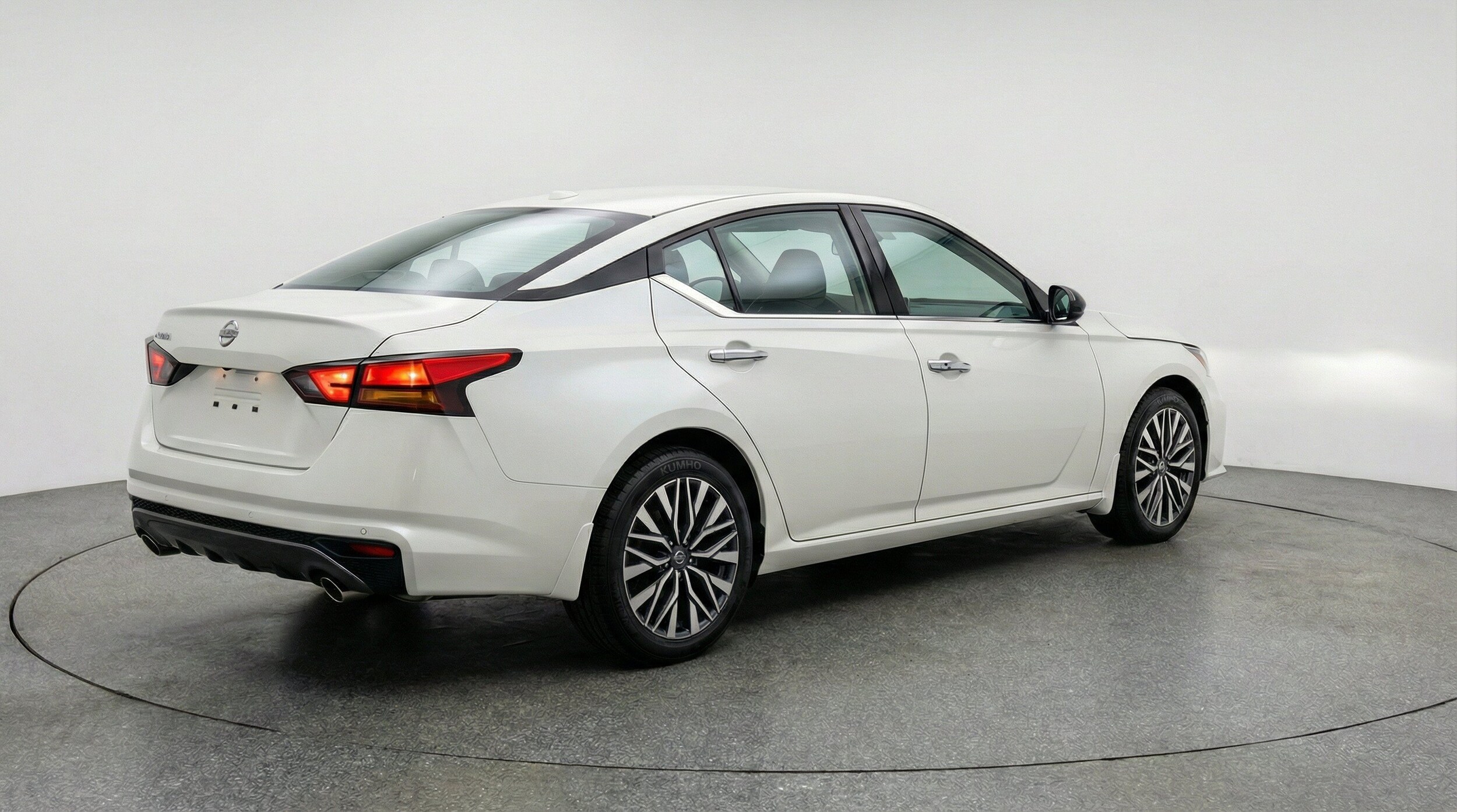 Thumbnail: 2025 Nissan Altima - 9