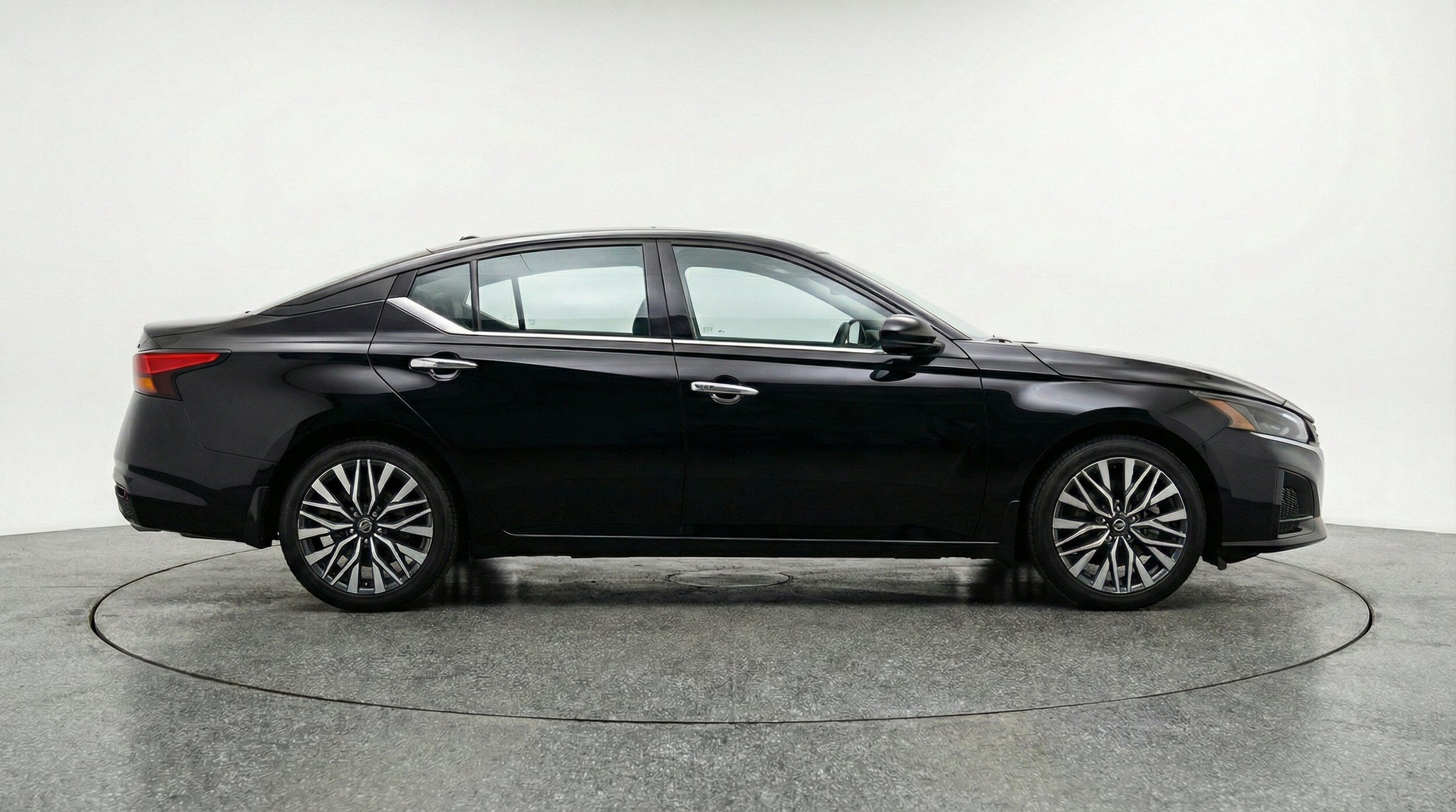 Thumbnail: 2025 Nissan Altima - 11