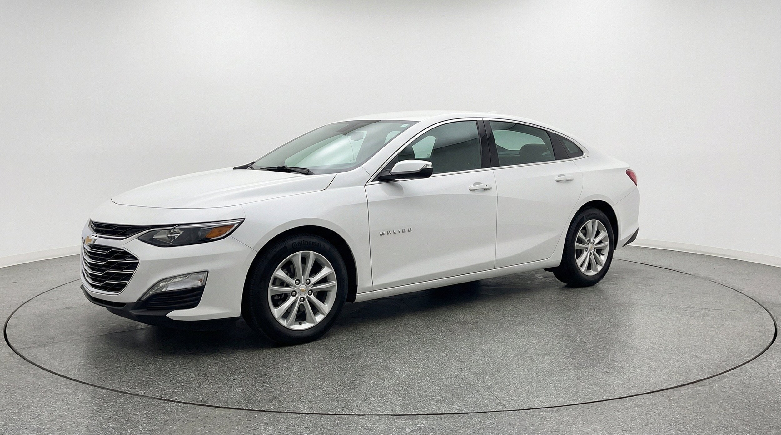 Thumbnail: 2024 Chevrolet Malibu - 3