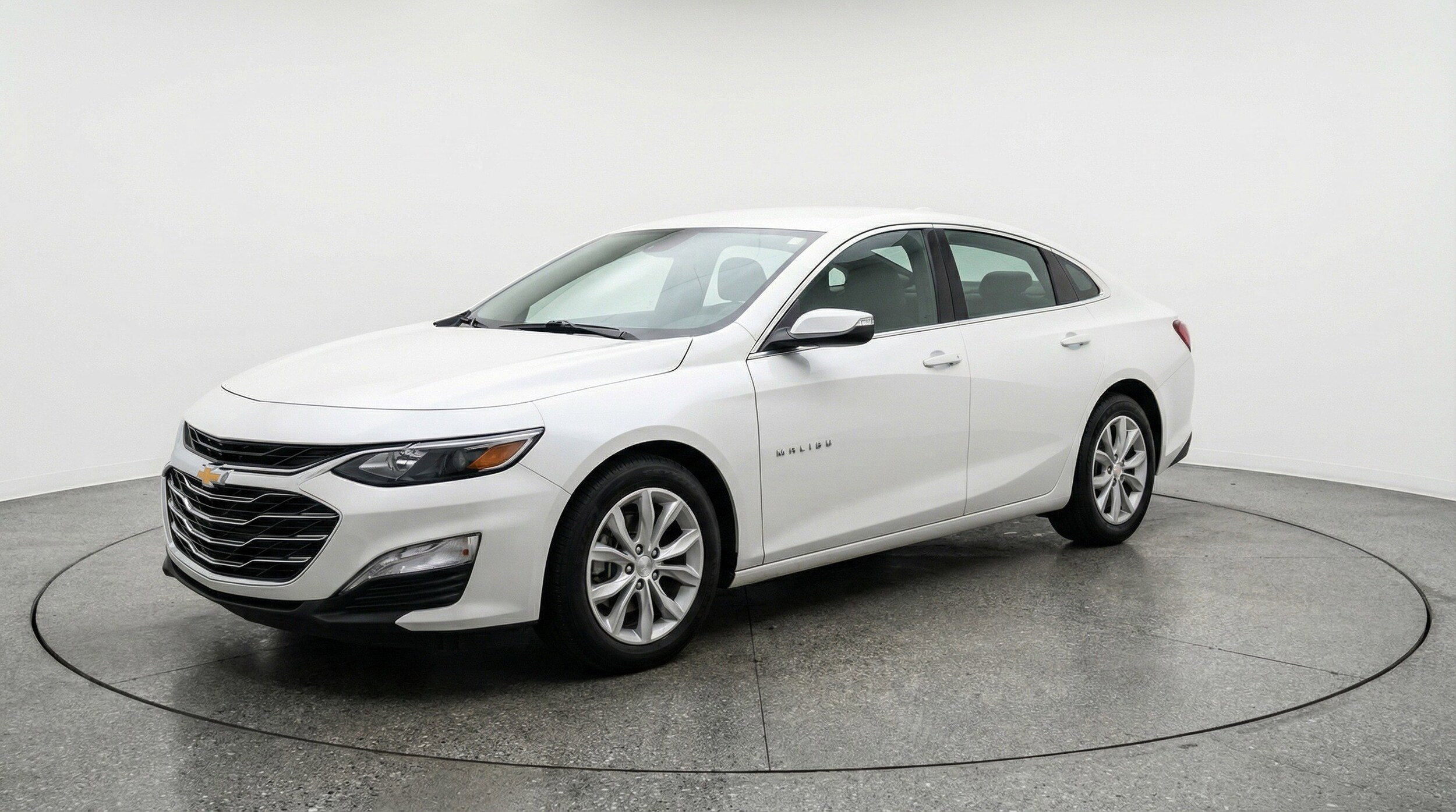 Thumbnail: 2024 Chevrolet Malibu - 3