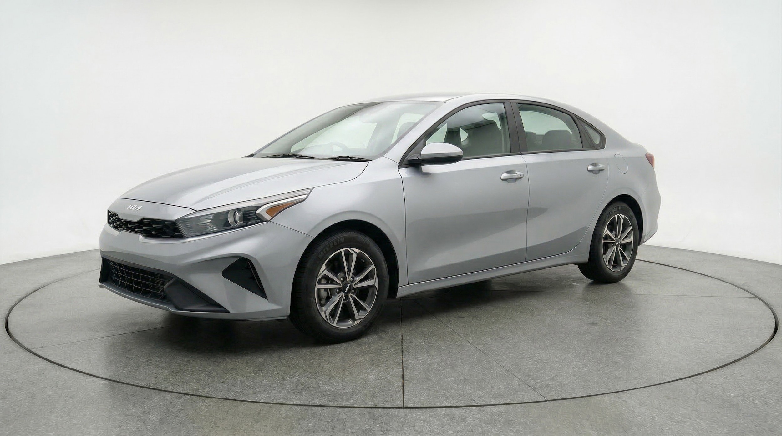 Thumbnail: 2024 Kia Forte - 3