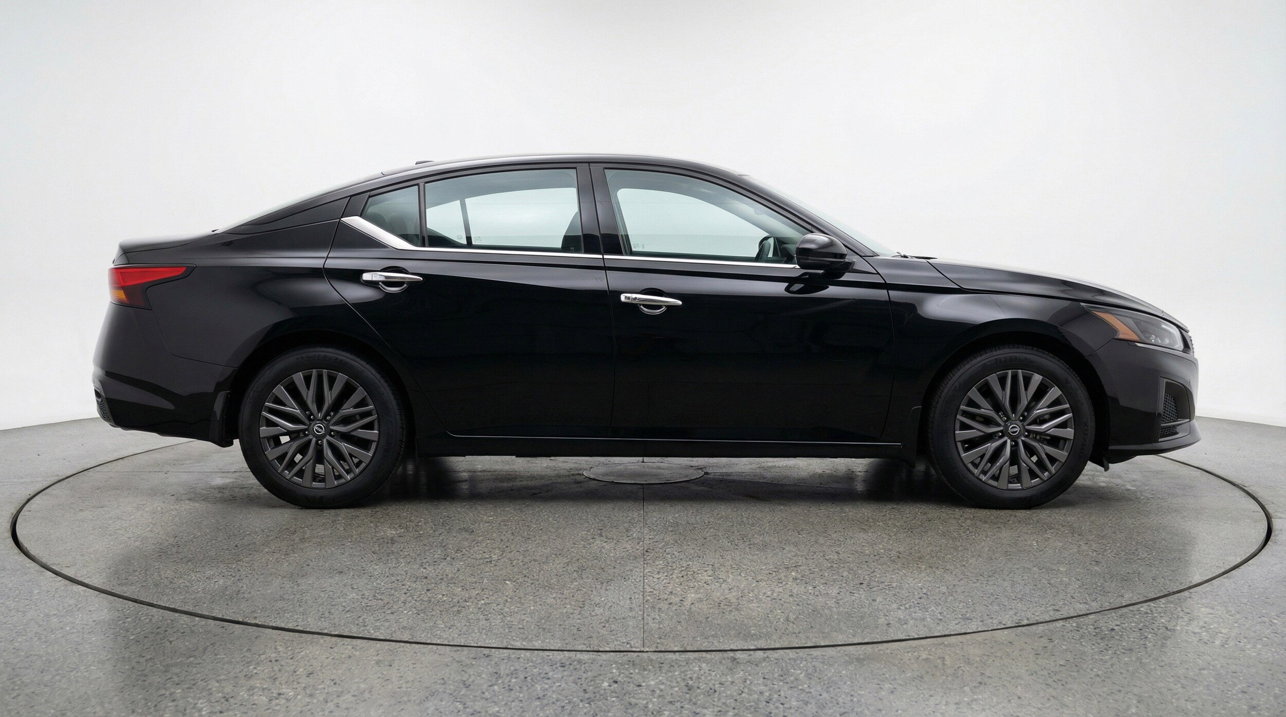 Thumbnail: 2025 Nissan Altima - 11