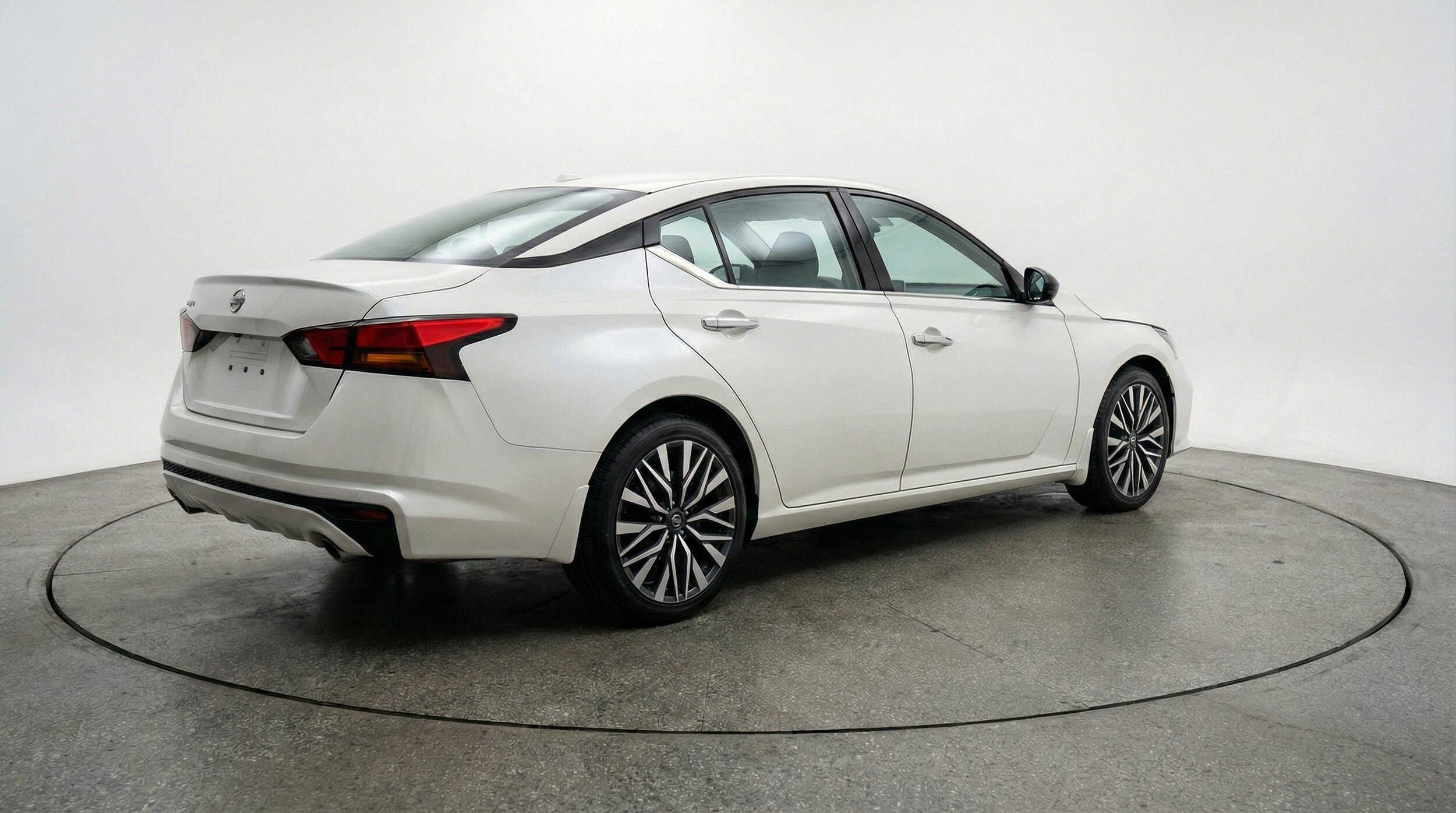 Thumbnail: 2025 Nissan Altima - 9