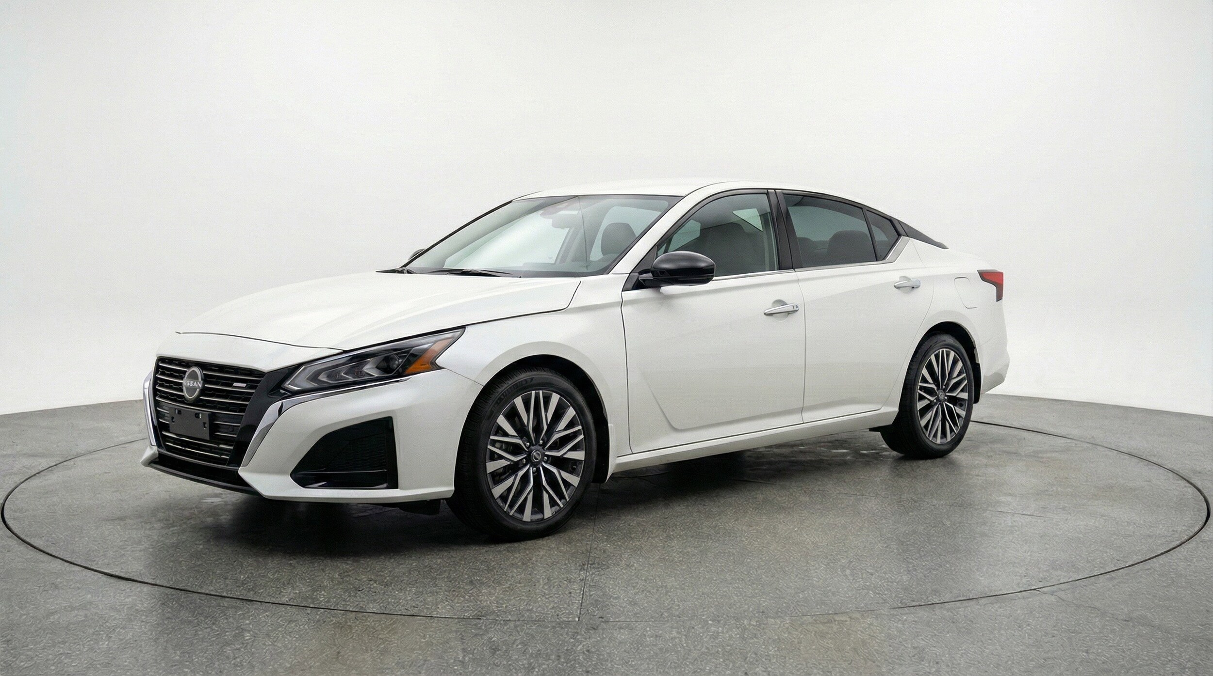 Thumbnail: 2025 Nissan Altima - 3