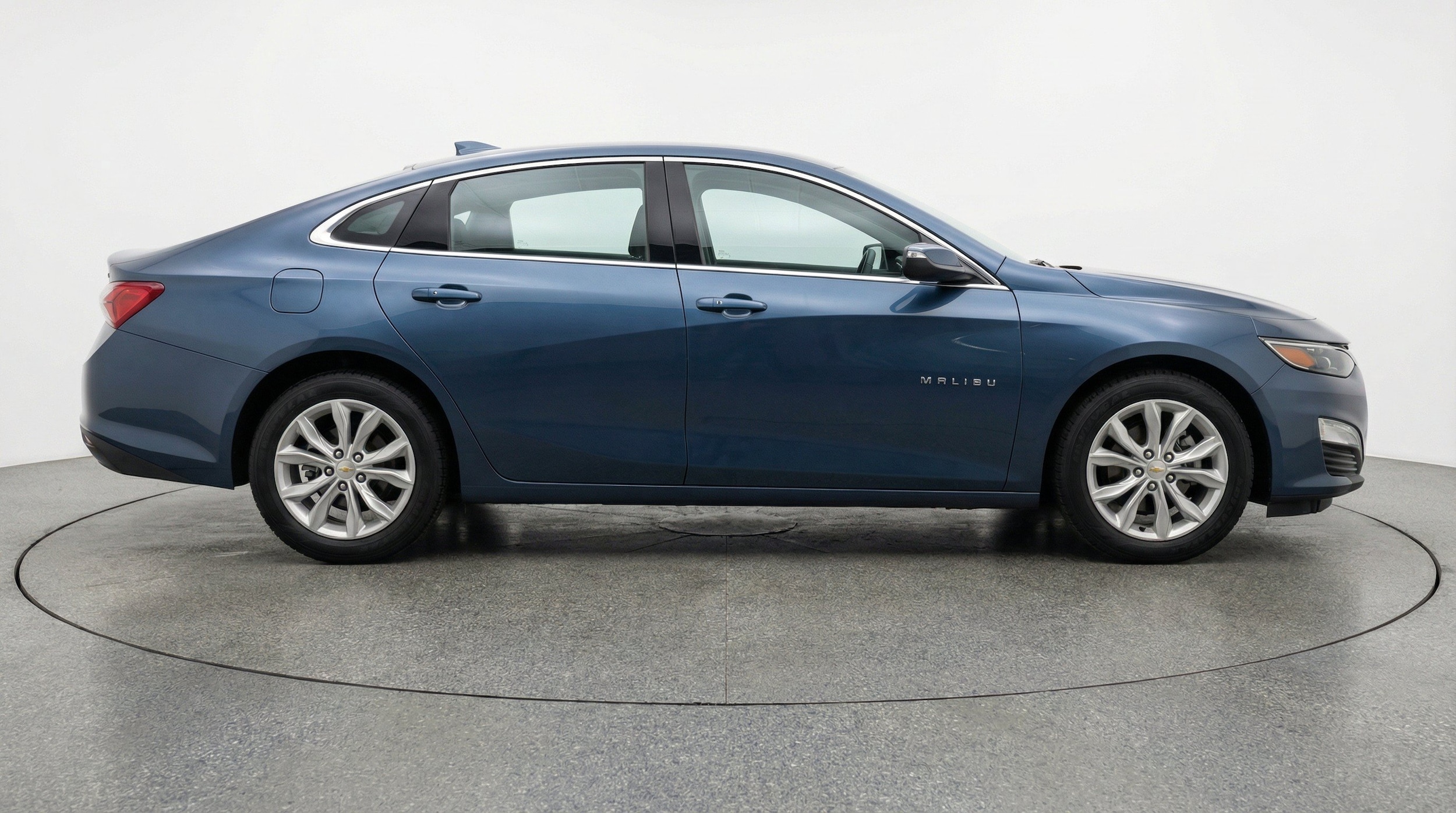 Thumbnail: 2024 Chevrolet Malibu - 11