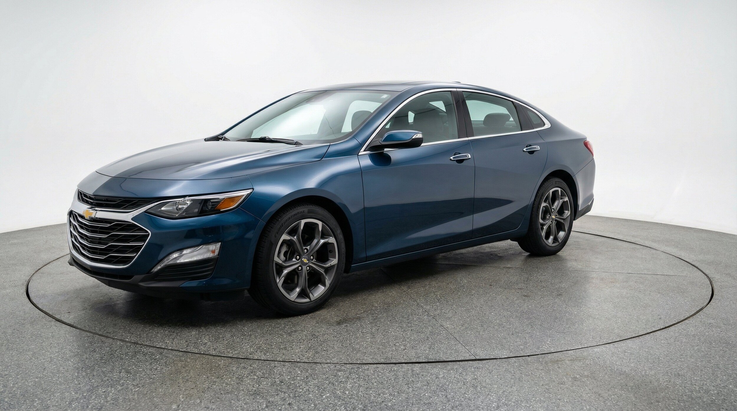 Thumbnail: 2024 Chevrolet Malibu - 3