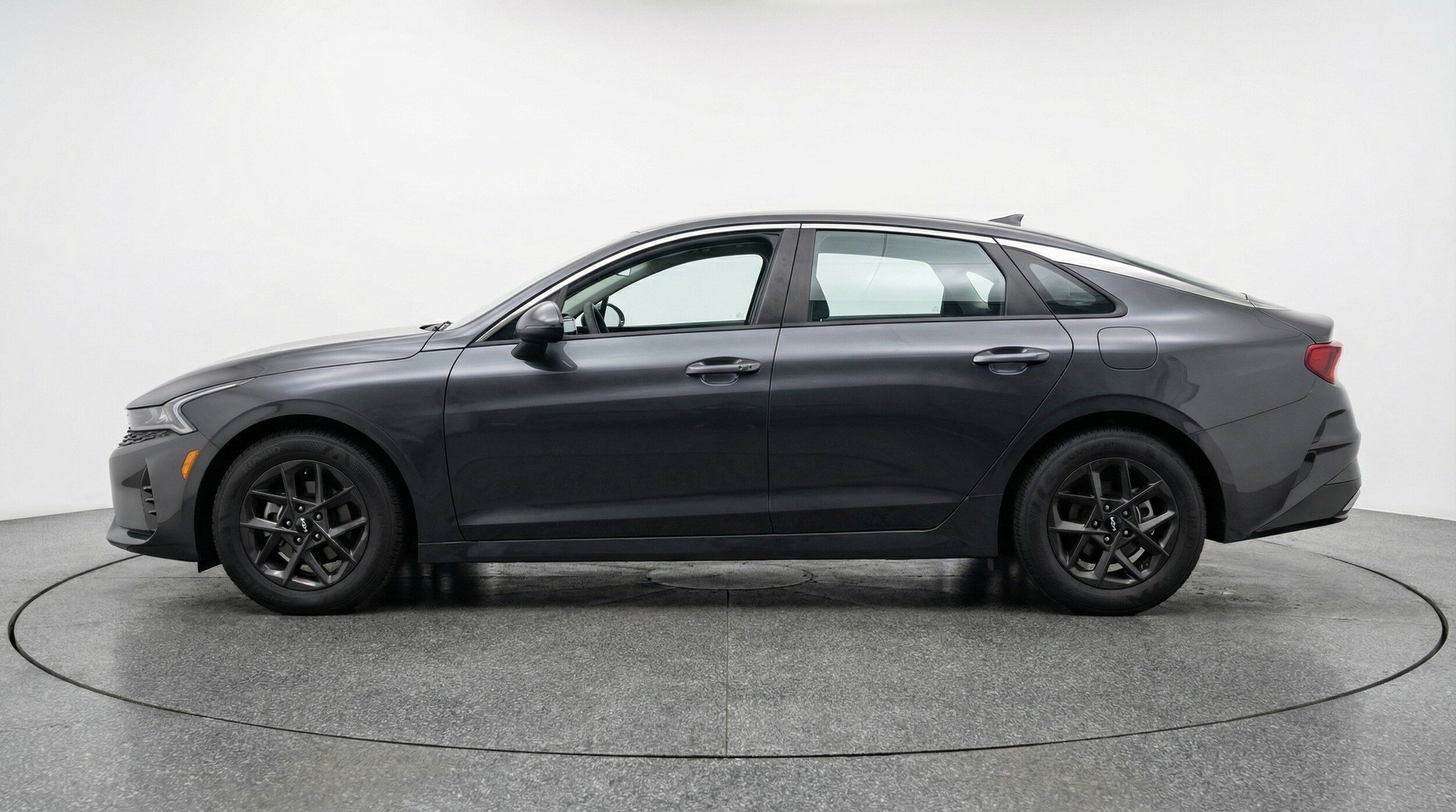 Thumbnail: 2025 Kia K5 - 5
