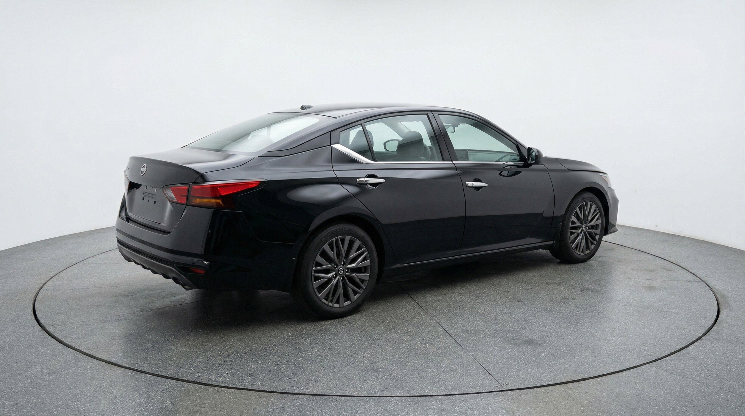 Thumbnail: 2025 Nissan Altima - 9