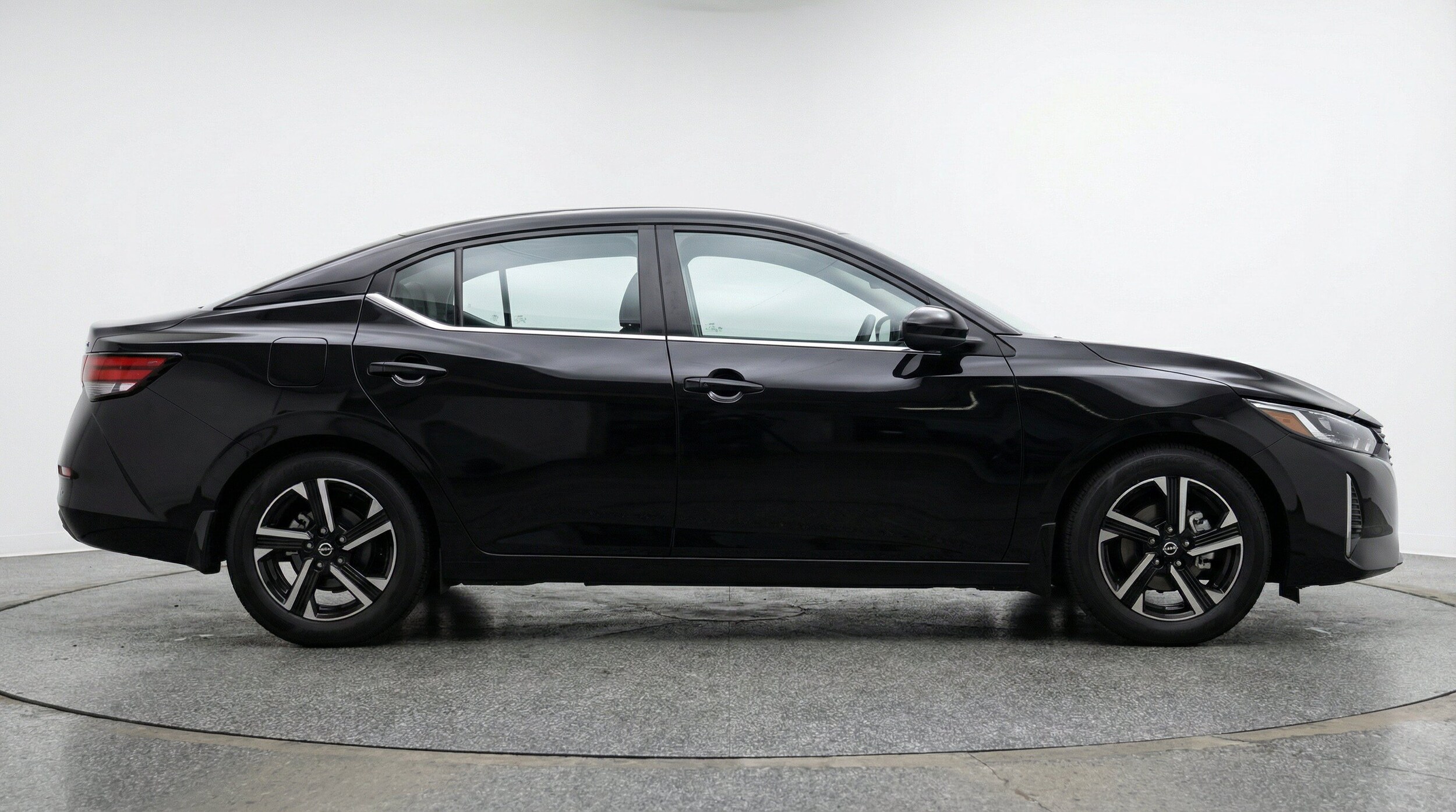 Thumbnail: 2025 Nissan Sentra - 11
