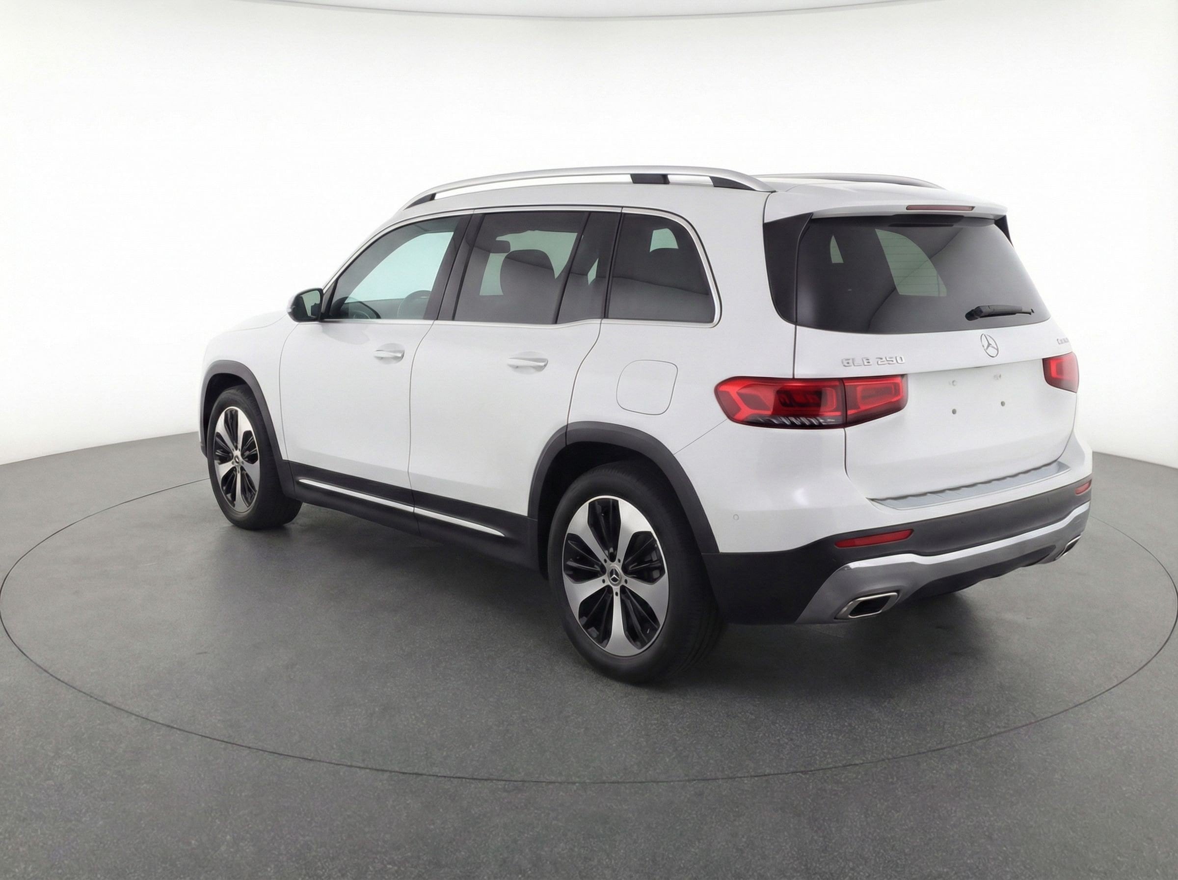 Thumbnail: 2025 Mercedes-Benz GLB - 6