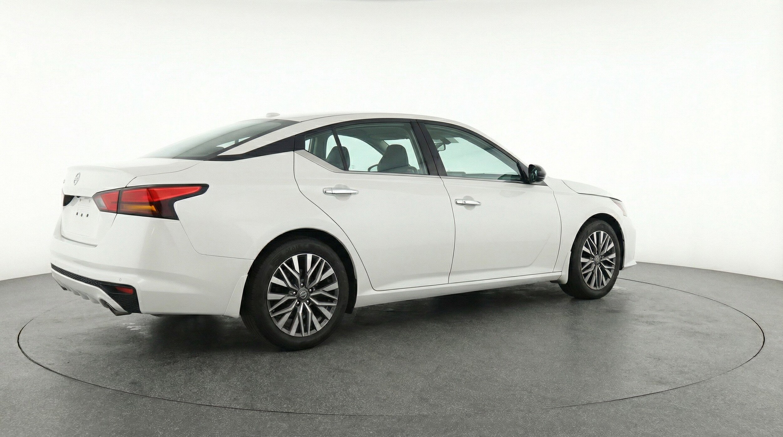 Thumbnail: 2025 Nissan Altima - 9