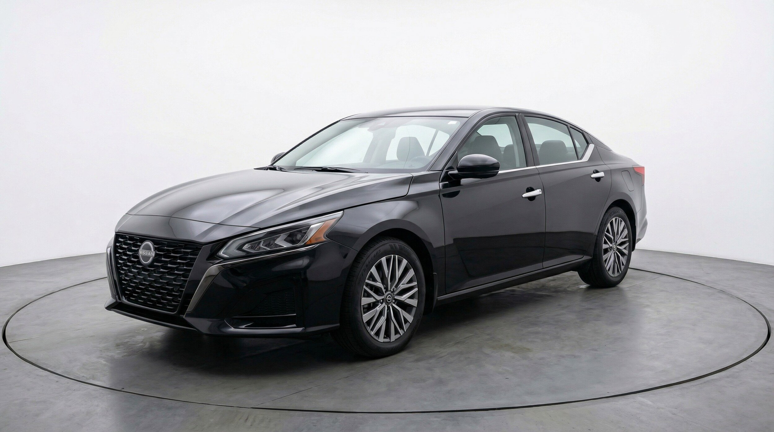 Thumbnail: 2025 Nissan Altima - 3