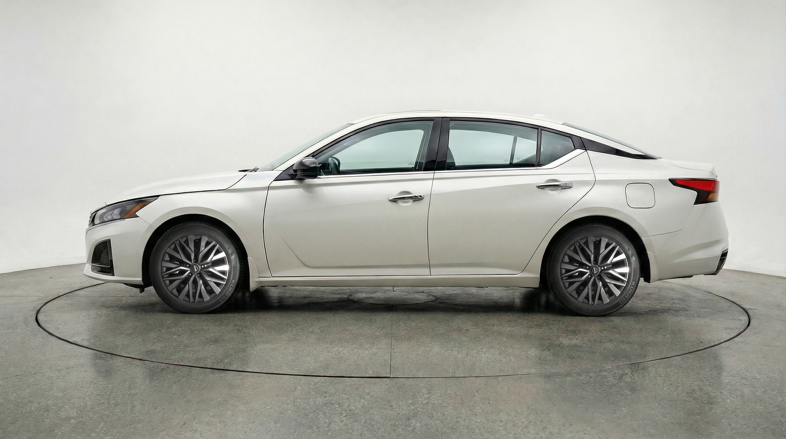 Thumbnail: 2025 Nissan Altima - 4