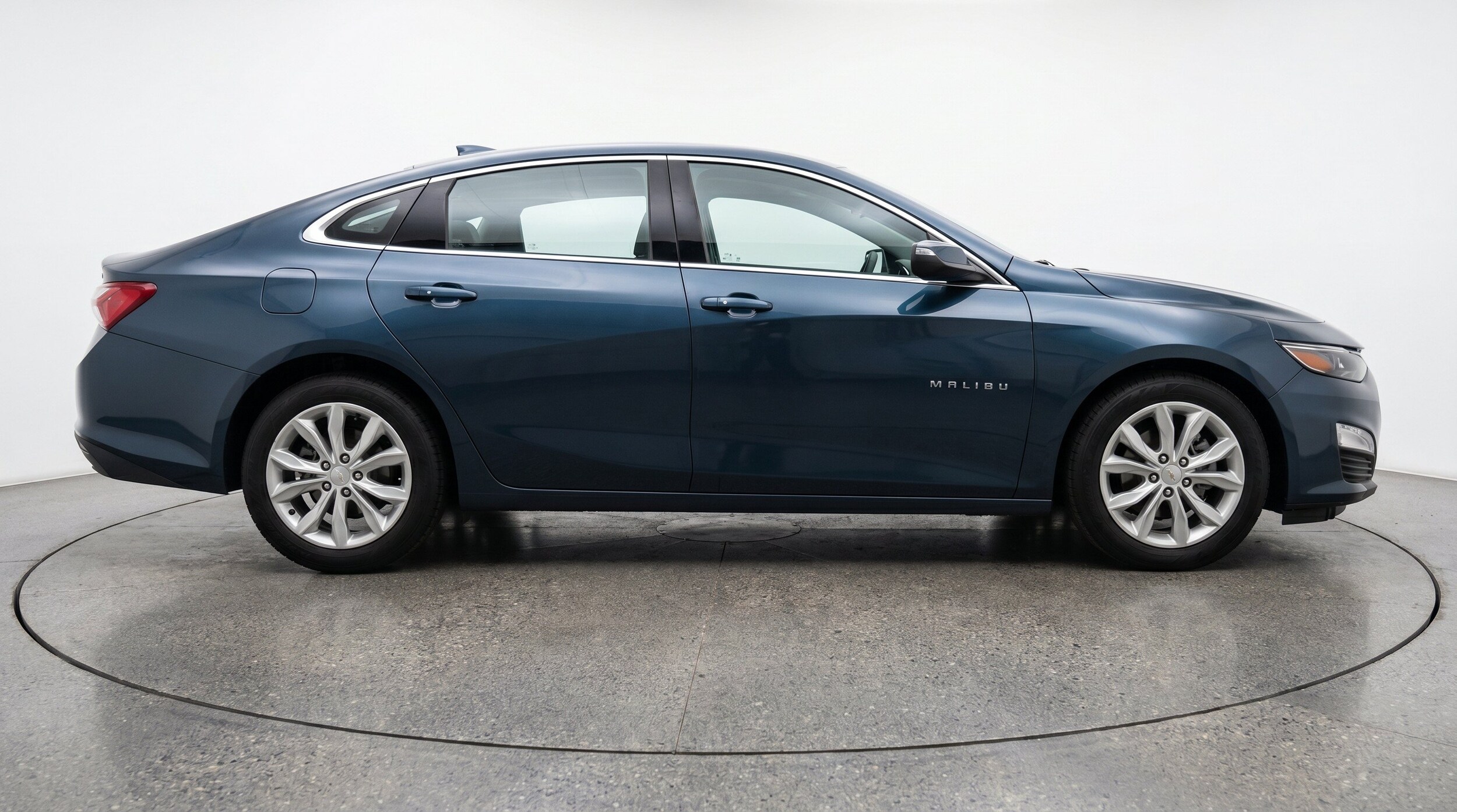 Thumbnail: 2024 Chevrolet Malibu - 11