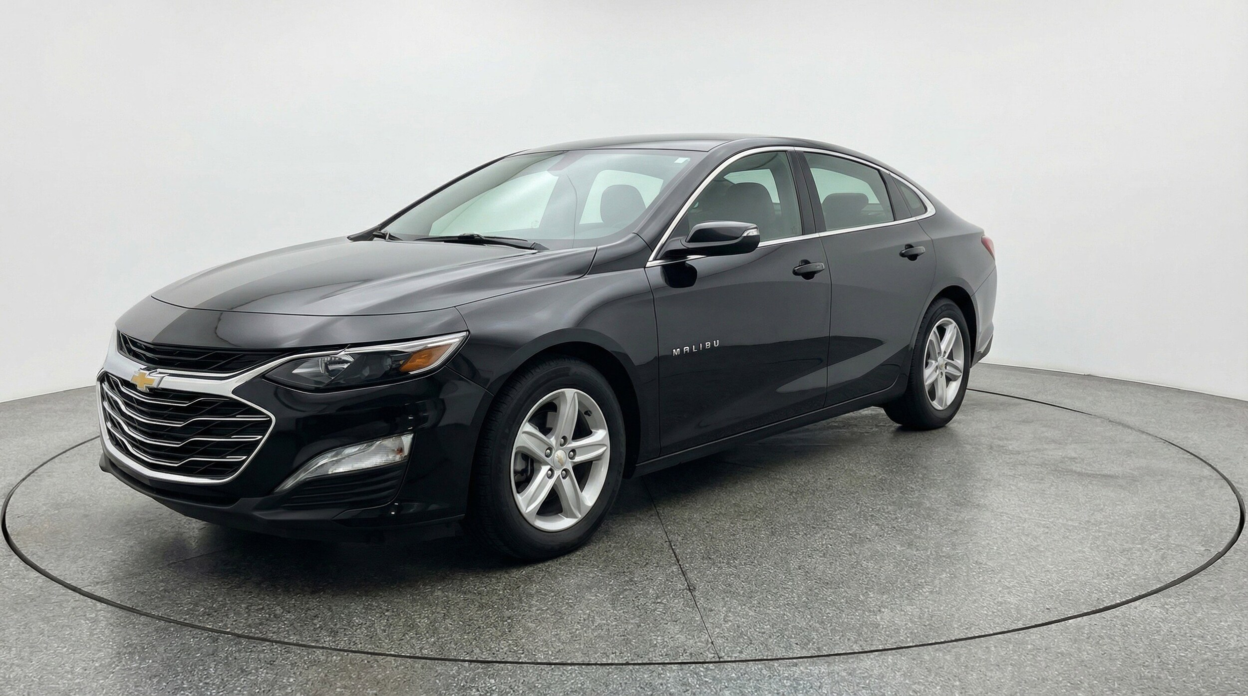 Thumbnail: 2024 Chevrolet Malibu - 3