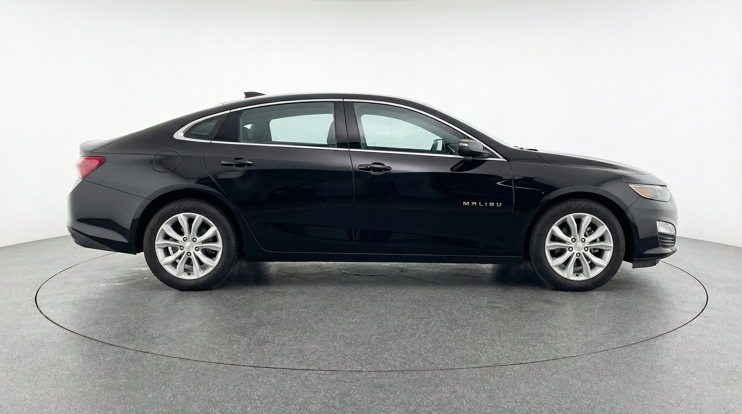 Thumbnail: 2024 Chevrolet Malibu - 11