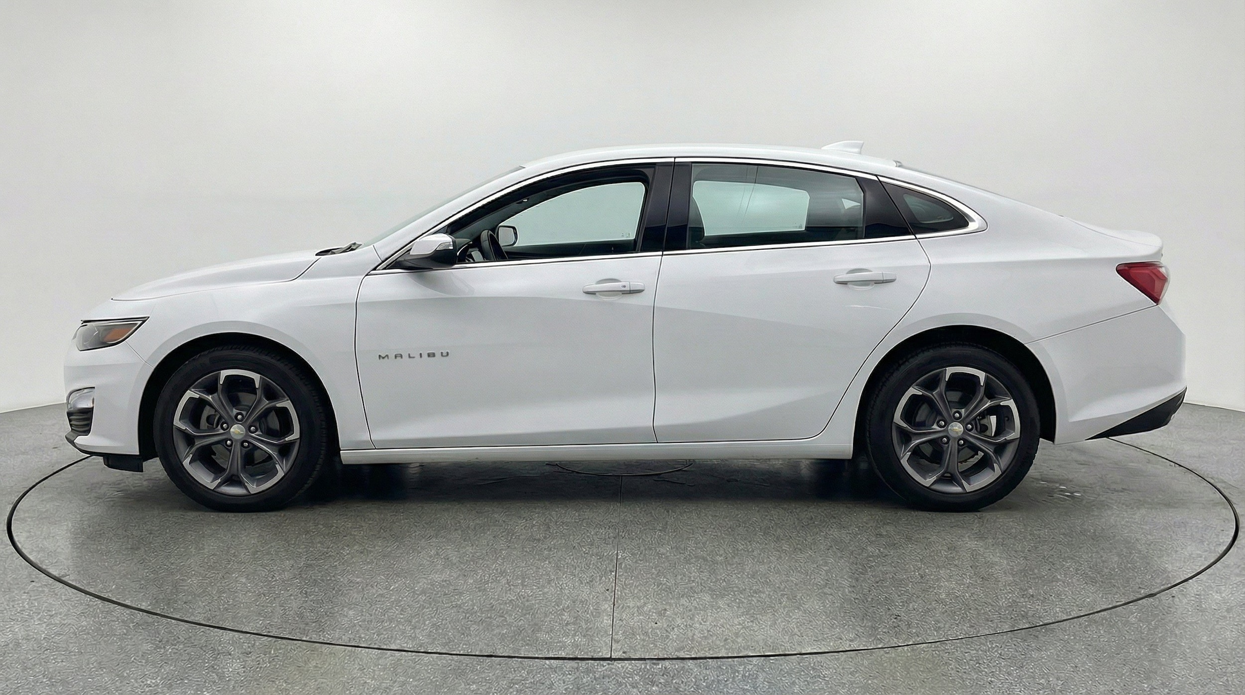 Thumbnail: 2024 Chevrolet Malibu - 5