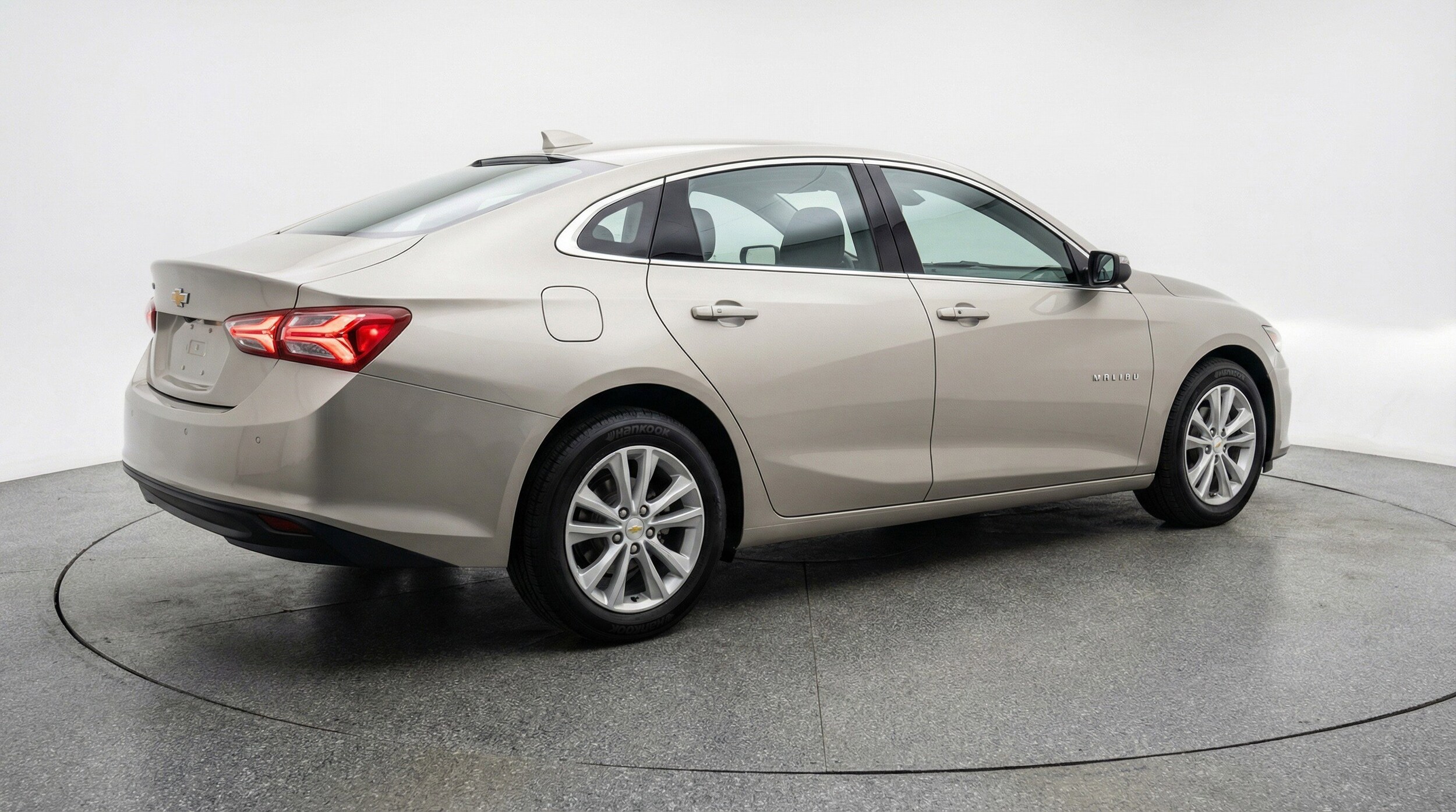 Thumbnail: 2024 Chevrolet Malibu - 9