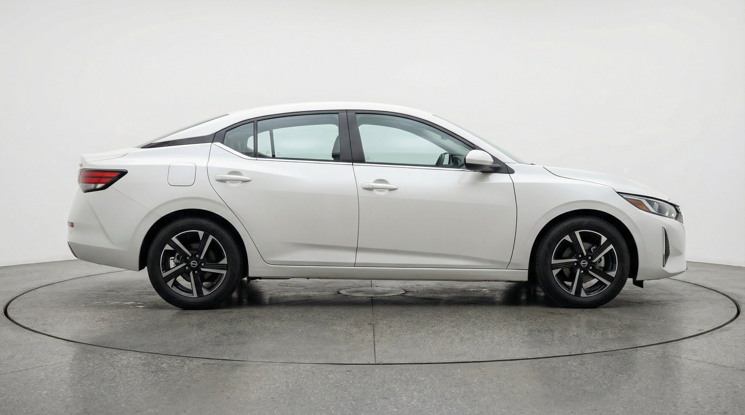 Thumbnail: 2025 Nissan Sentra - 10