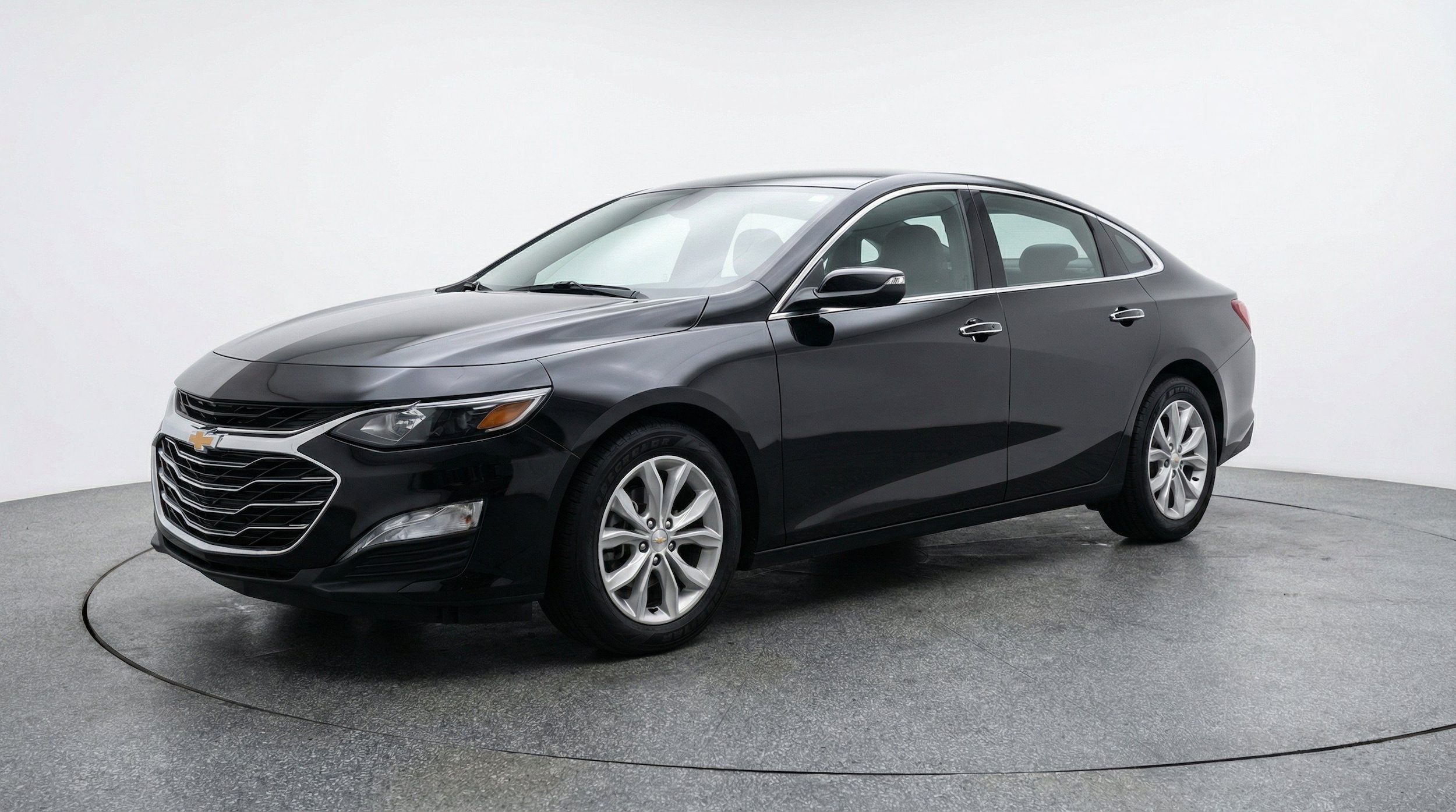 Thumbnail: 2024 Chevrolet Malibu - 3